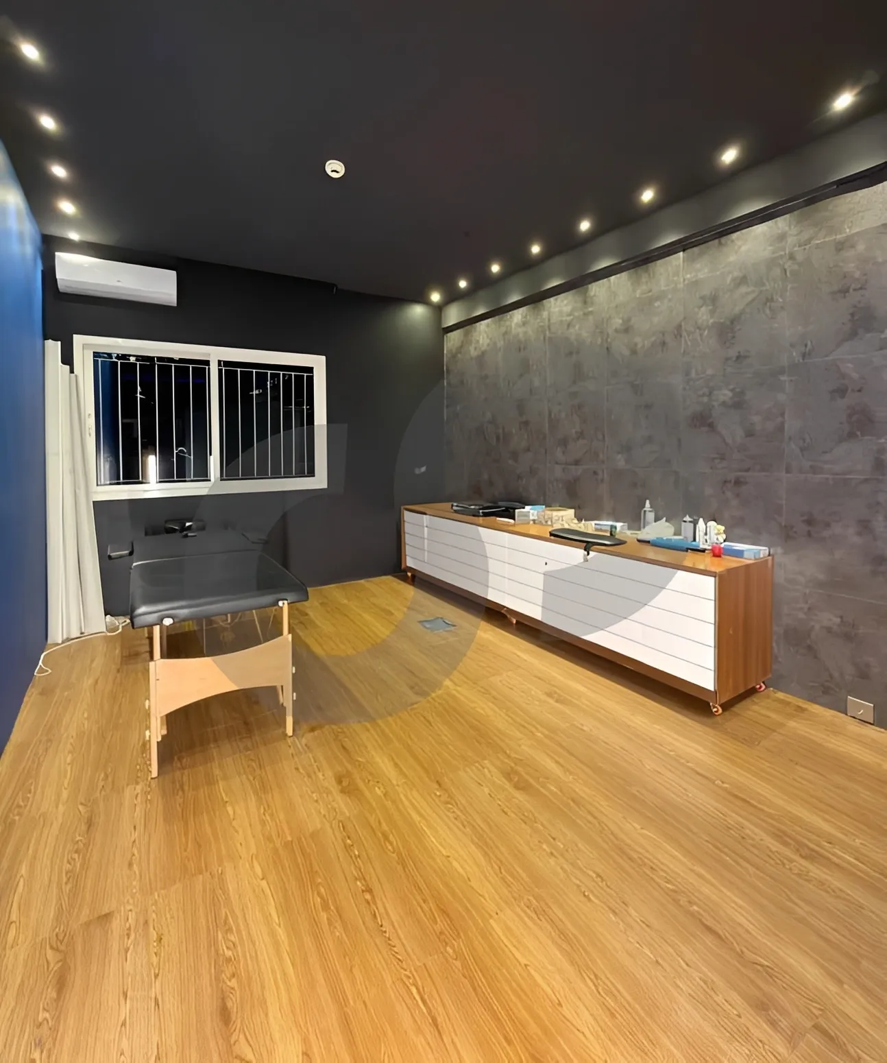 Office for rent in Haret Sakher