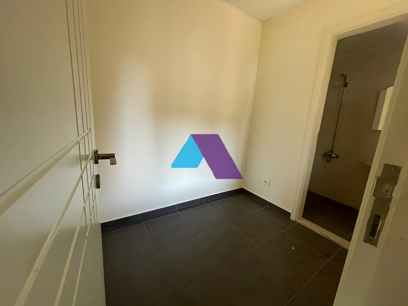 Apartment for Sale in Ain Al Mraiseh