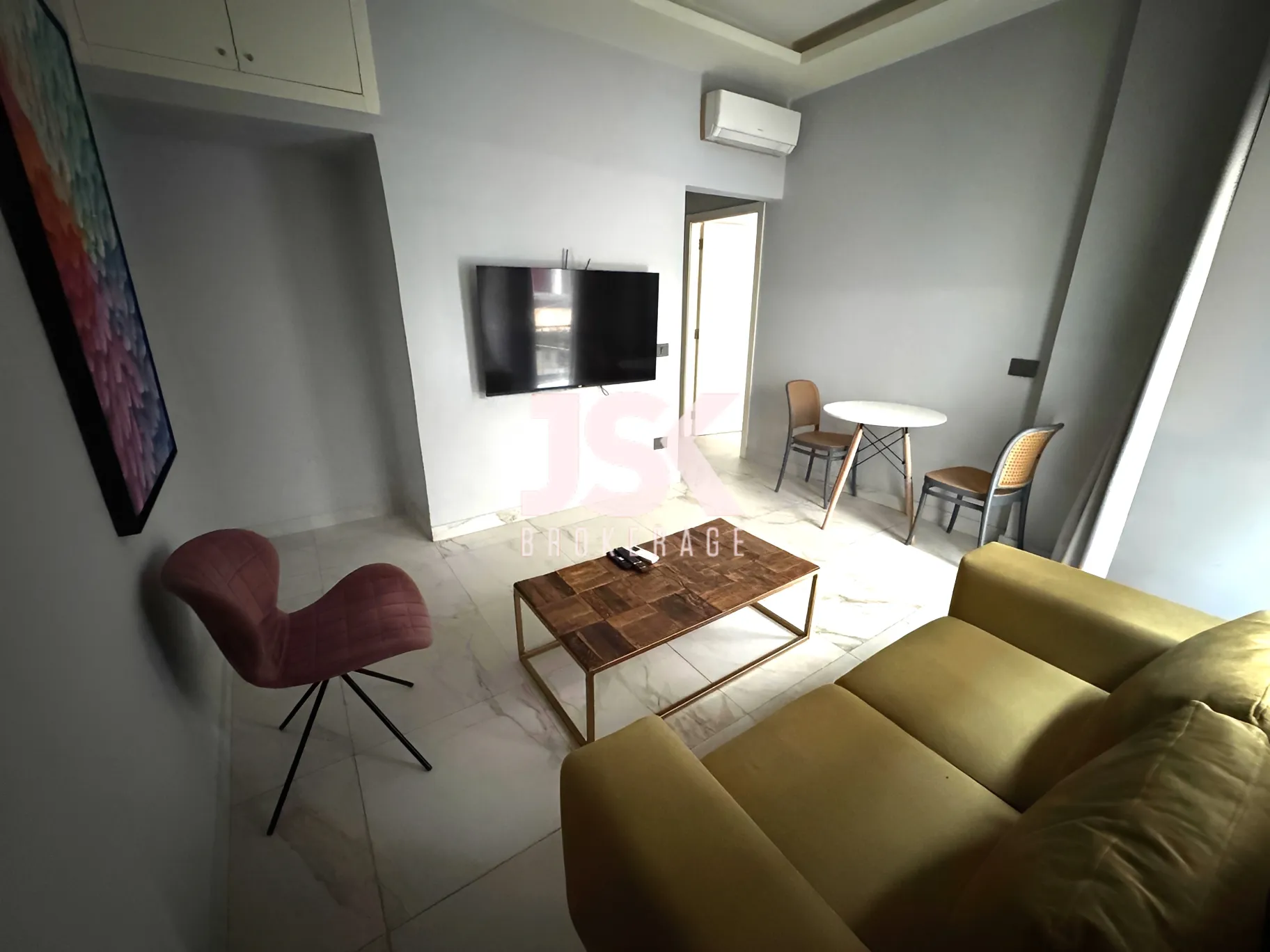Apartment for rent in Ras Beirut, Beirut, Lebanon - 1 bed, 1 bath