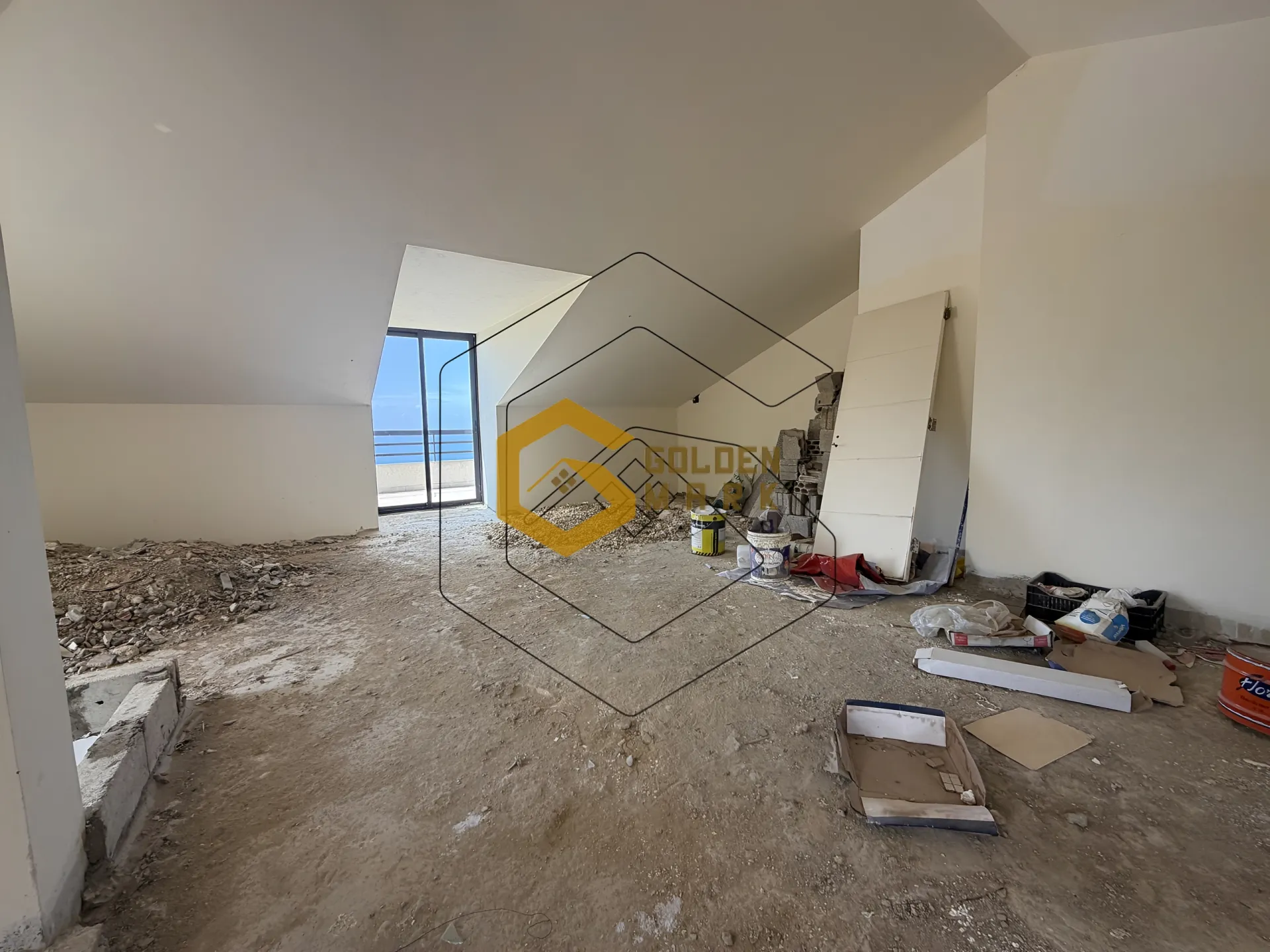 Duplex for Sale in Blat