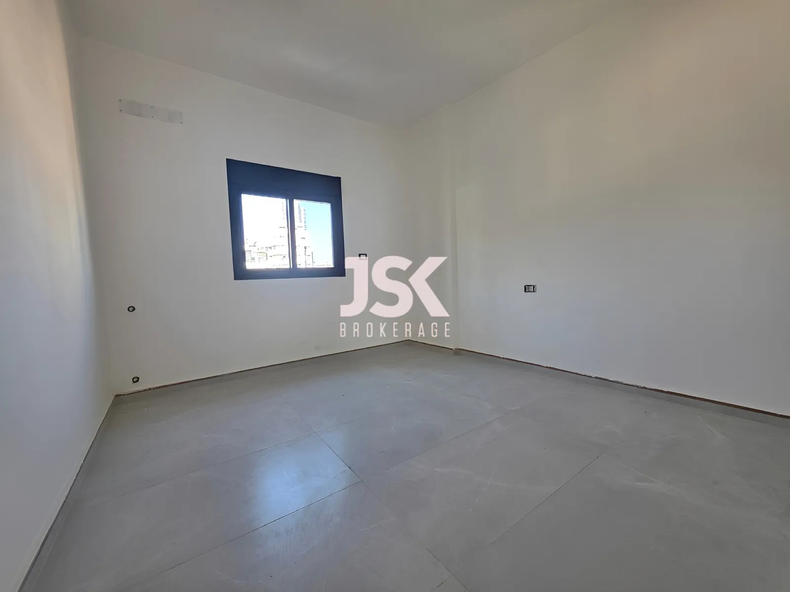 Apartment for Sale in Forn El Chebbak - 3 bed, 3 bath