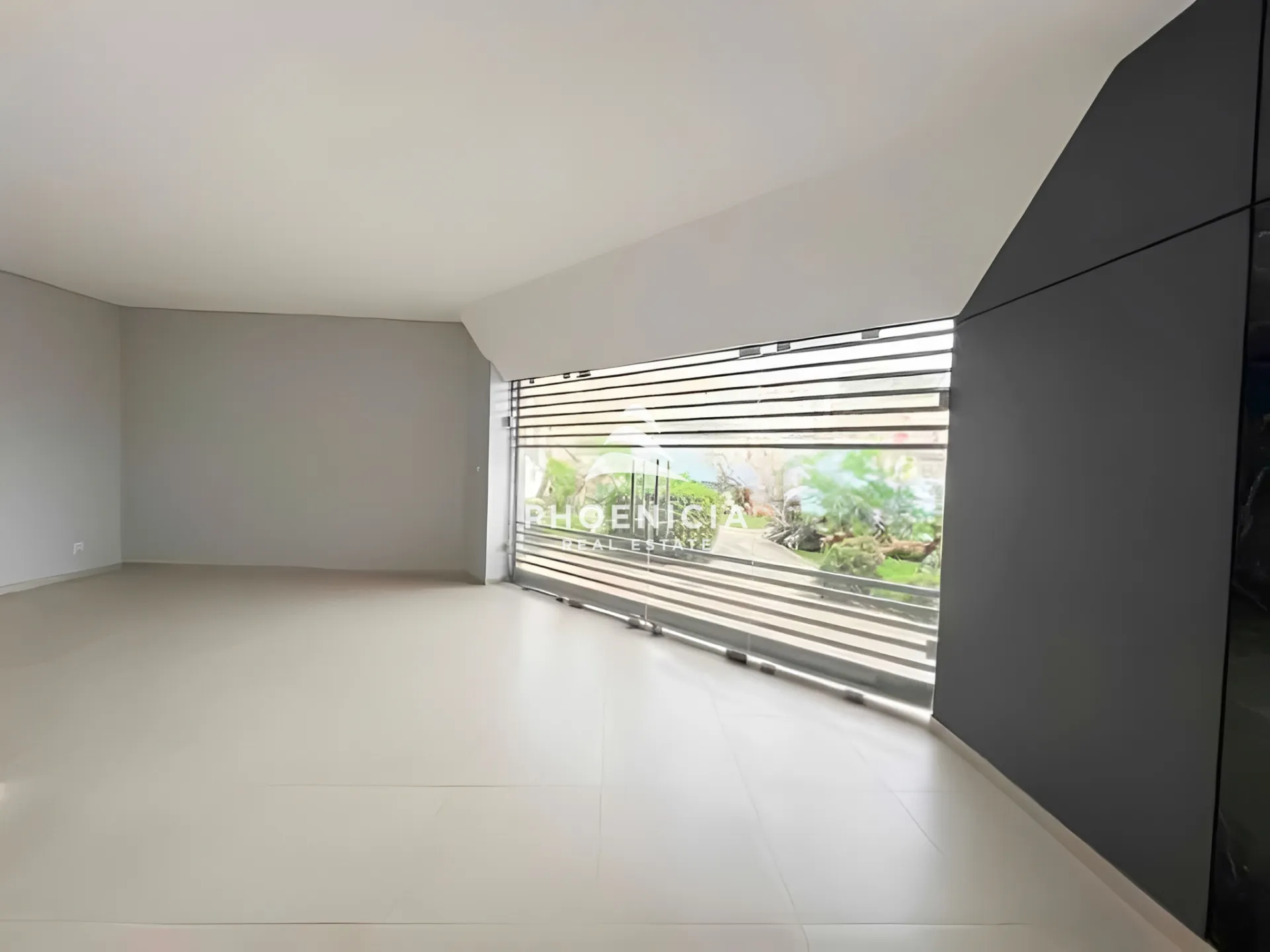 Shop for sale in Amchit Main Rd، Aamchit, Lebanon
