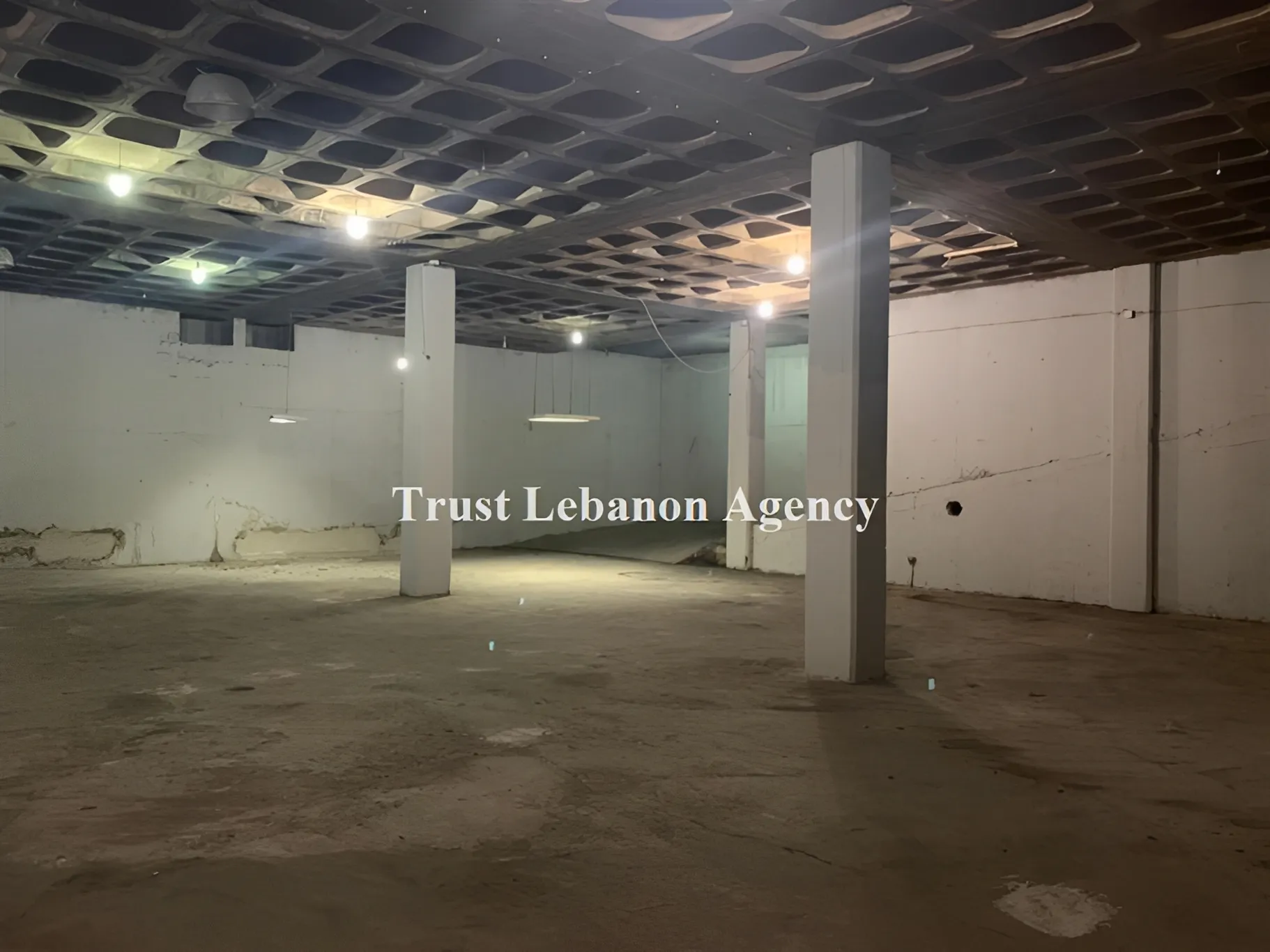 Commercial Property For Rent in Metn, Zalka
