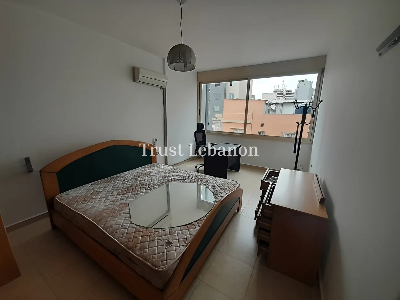 Apartment for sale in Forn El Chebbak