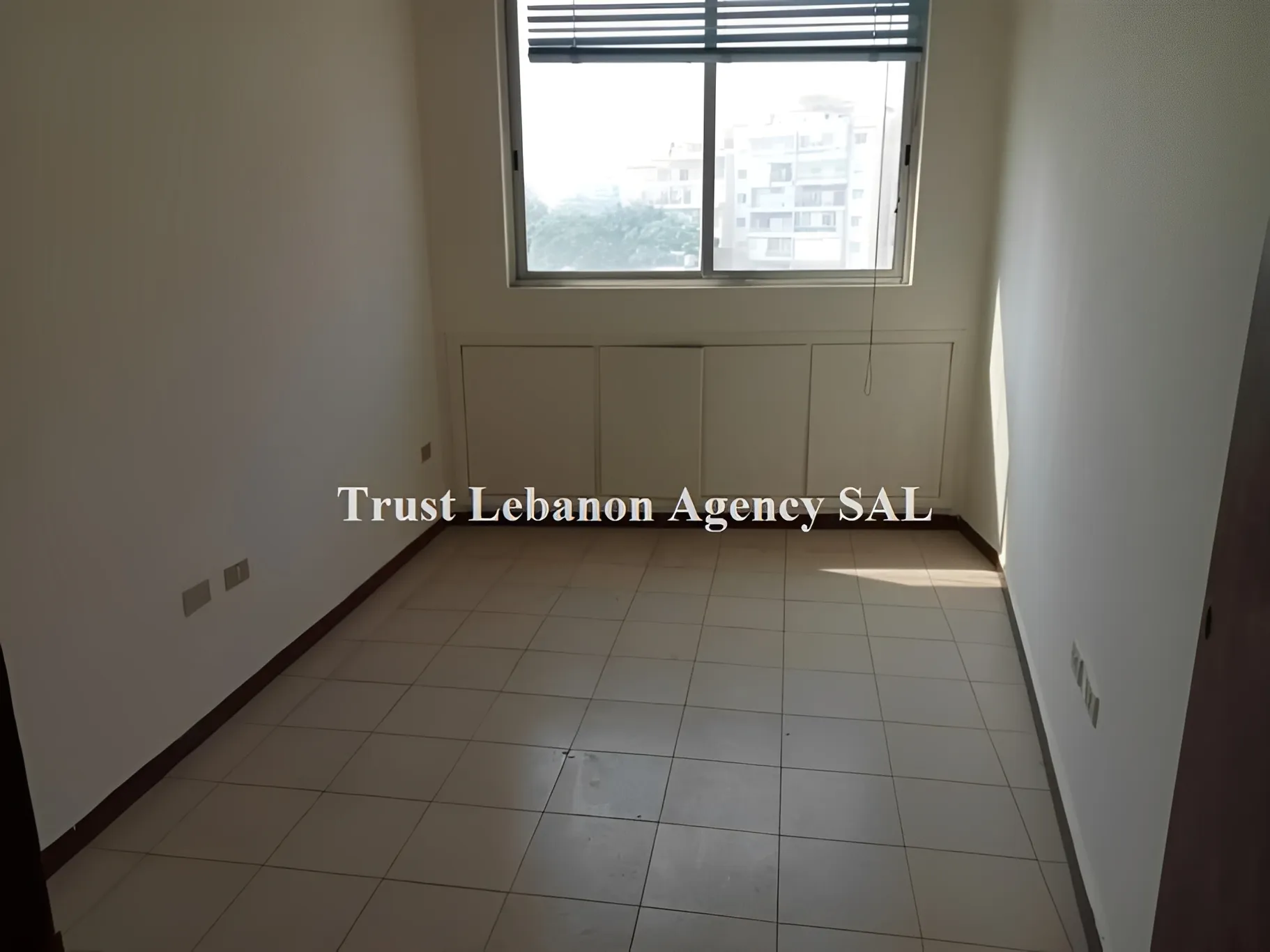 Office for rent in Achrafieh, Jeitaoui