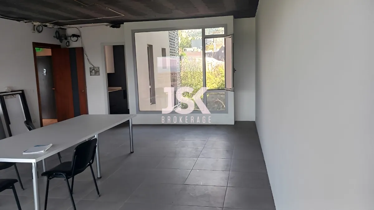 Office for rent in Dbayeh