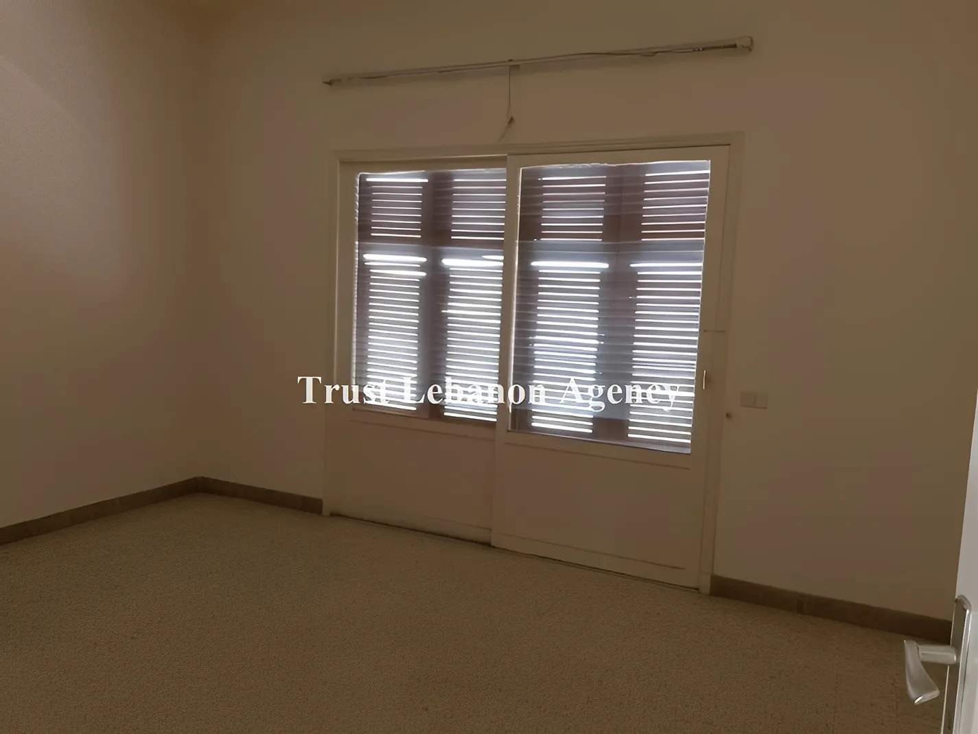 Office For Rent in Metn, Mkalles