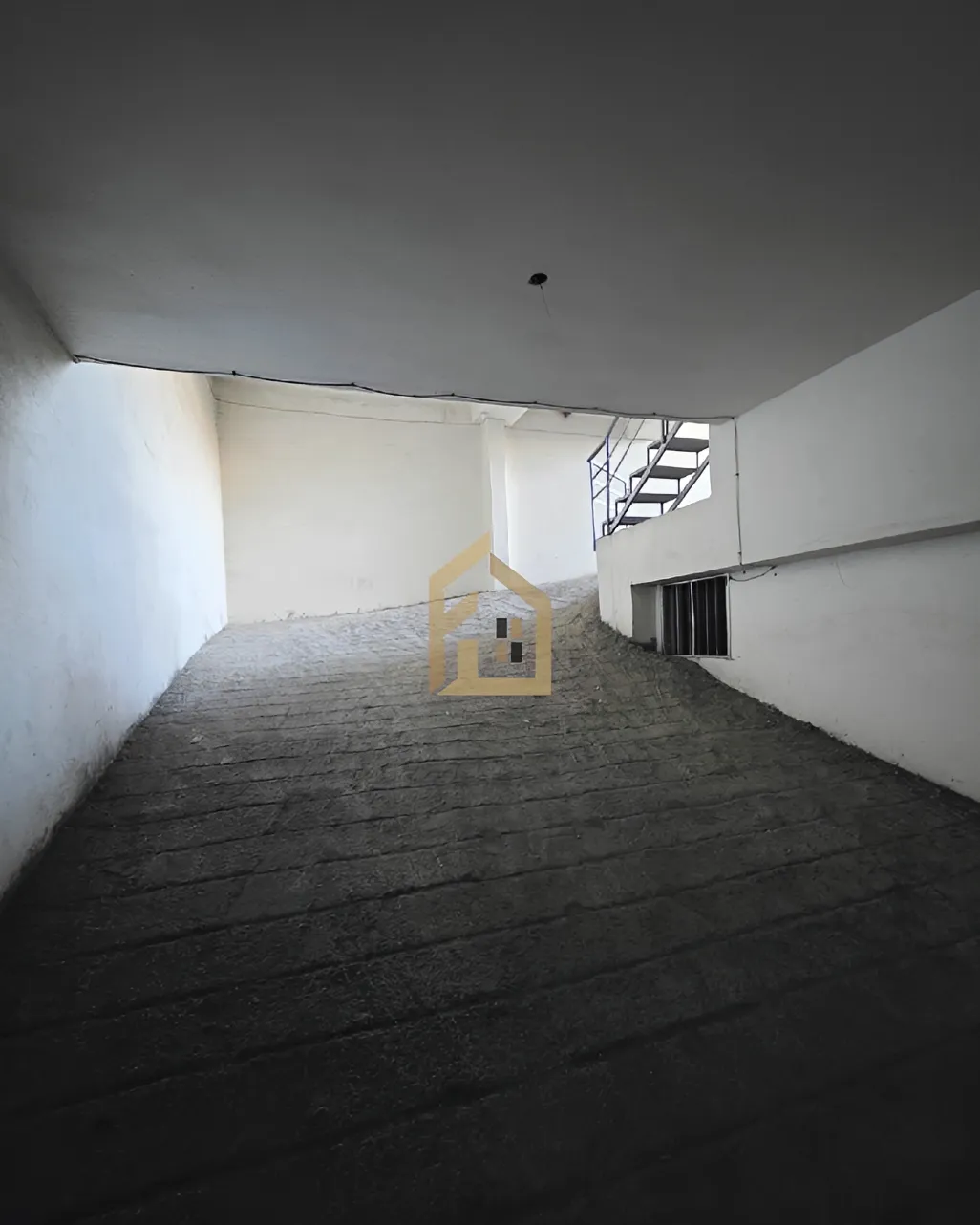 Warehouse for sale in Baouchriyeh, Lebanon