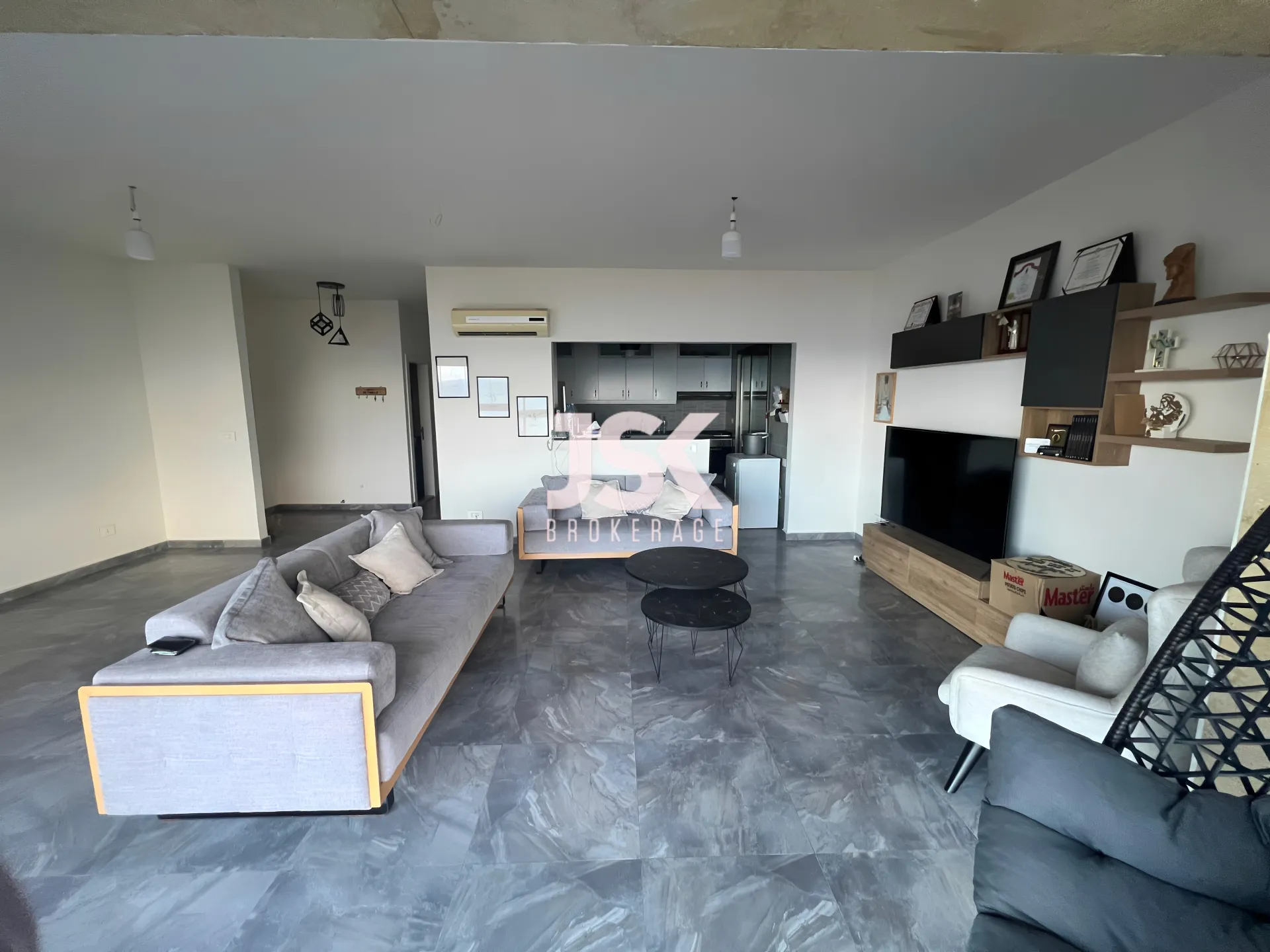 Apartment for Rent in Aamchit