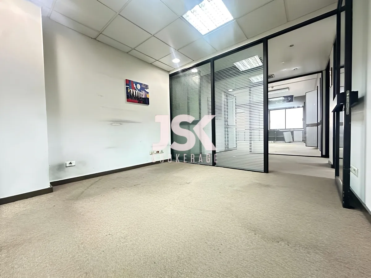 Office for rent in Daoura