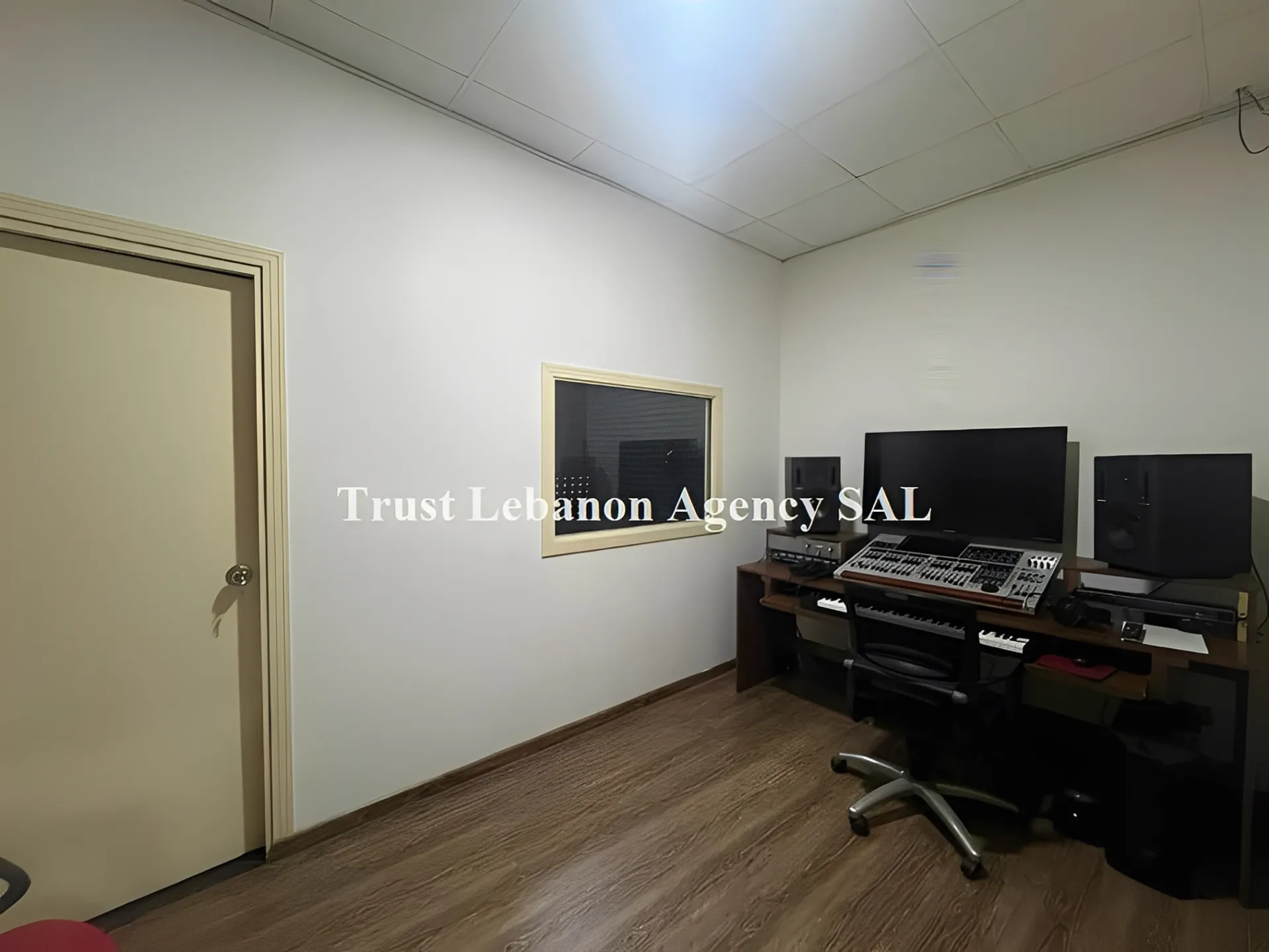 Office for sale in Metn, Bsalim