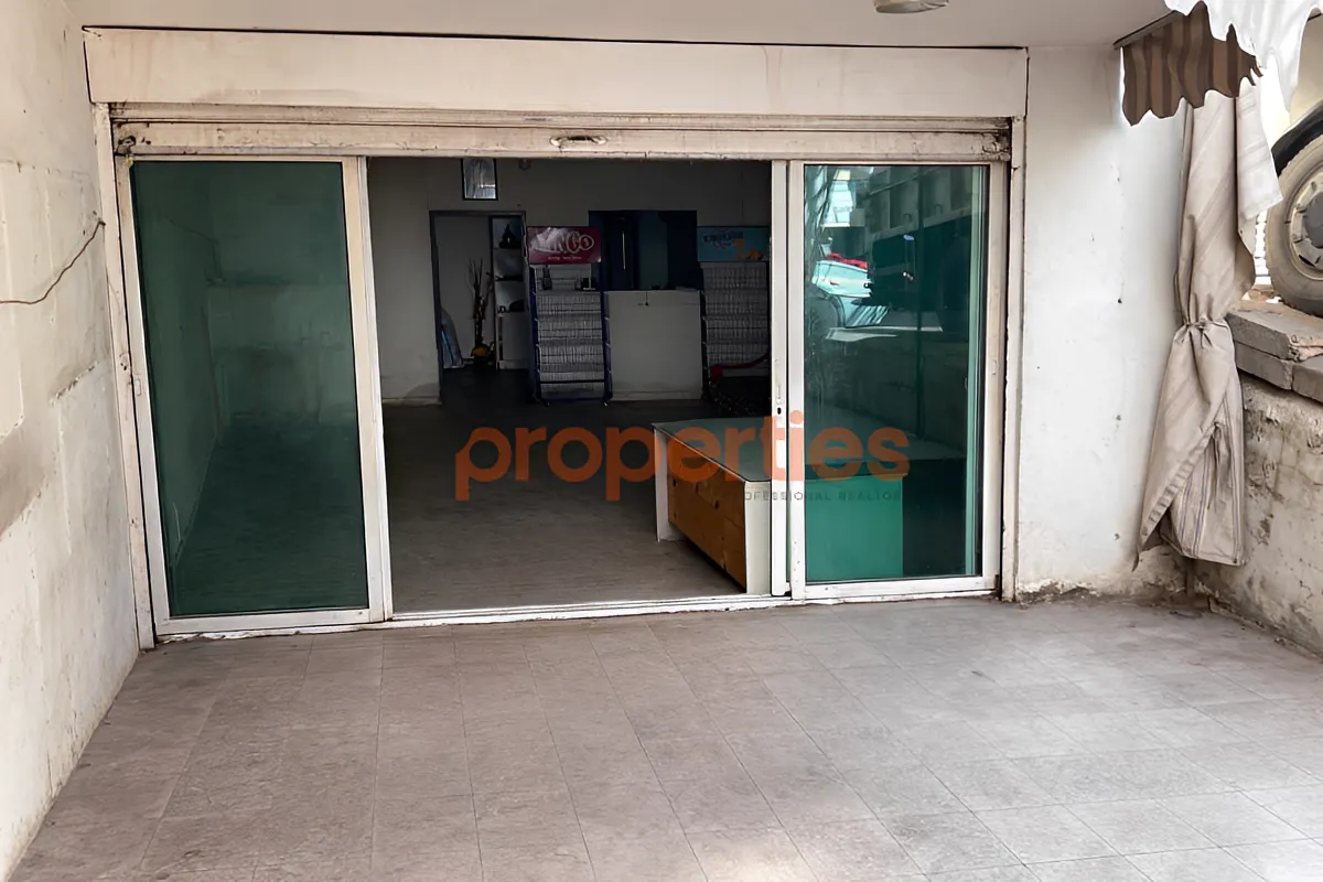 Shop for sale in Dekwaneh
