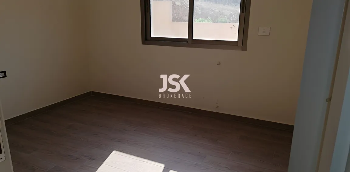 Apartment for Sale in Mazraat Yachoua - 1 bed, 3 bath
