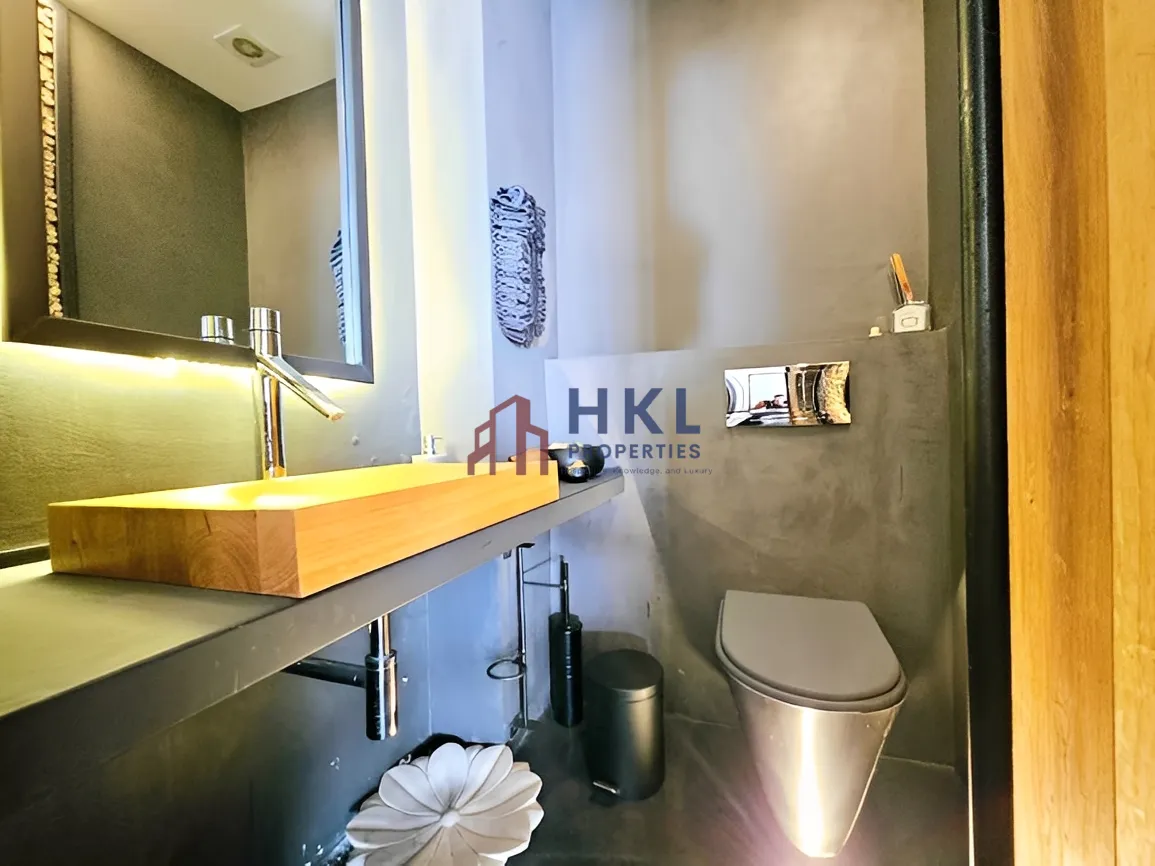 Apartment for Sale in Achrafieh, Beirut, Lebanon - 3 bed, 4 bath
