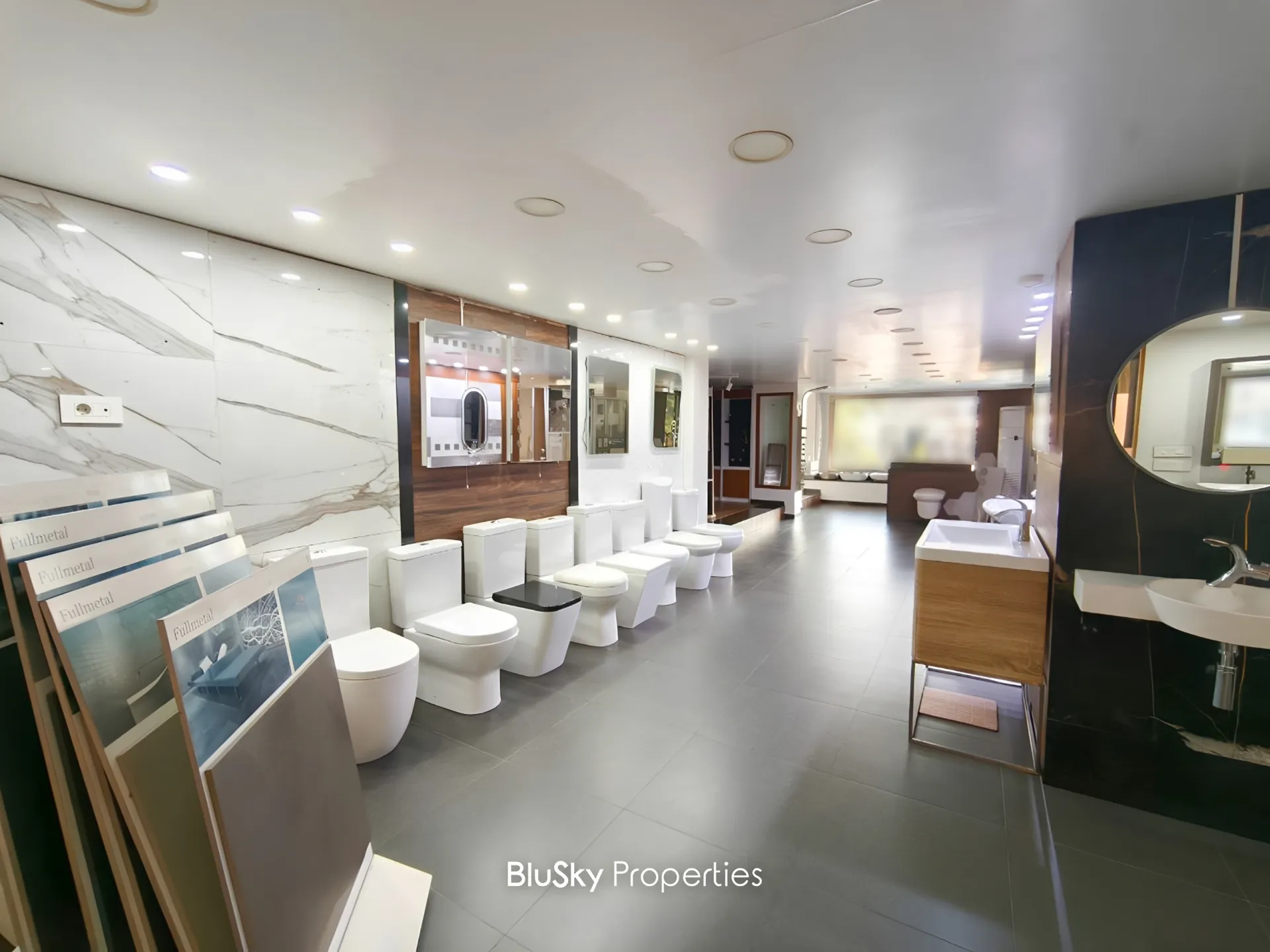 Showroom for rent in Jdeideh