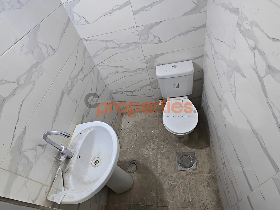 Warehouse for Sale in Forn El Chebbak