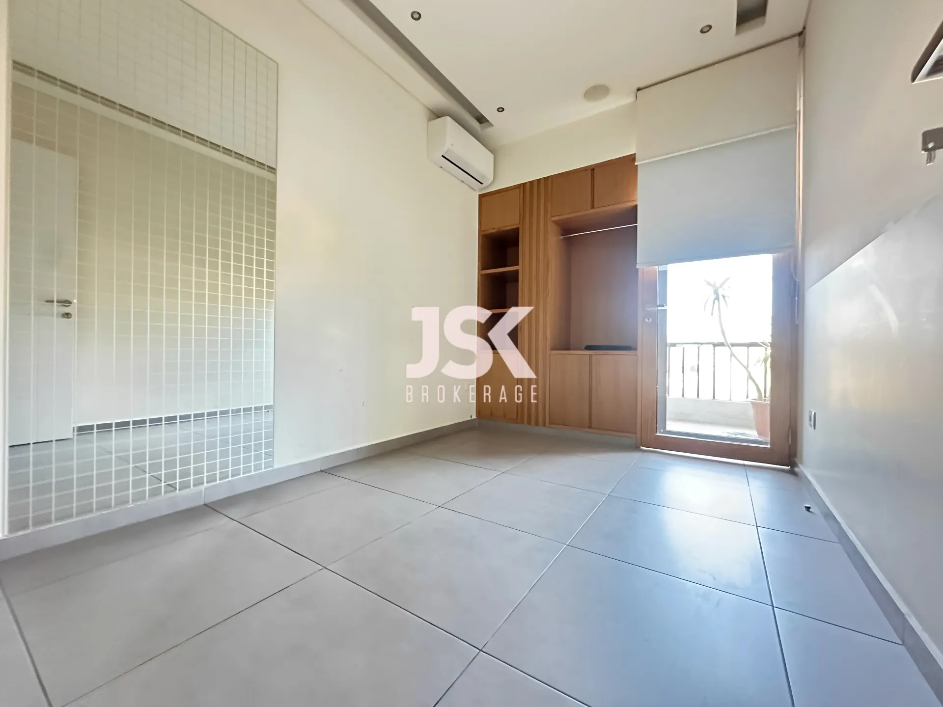Office for Rent in Saifi Village