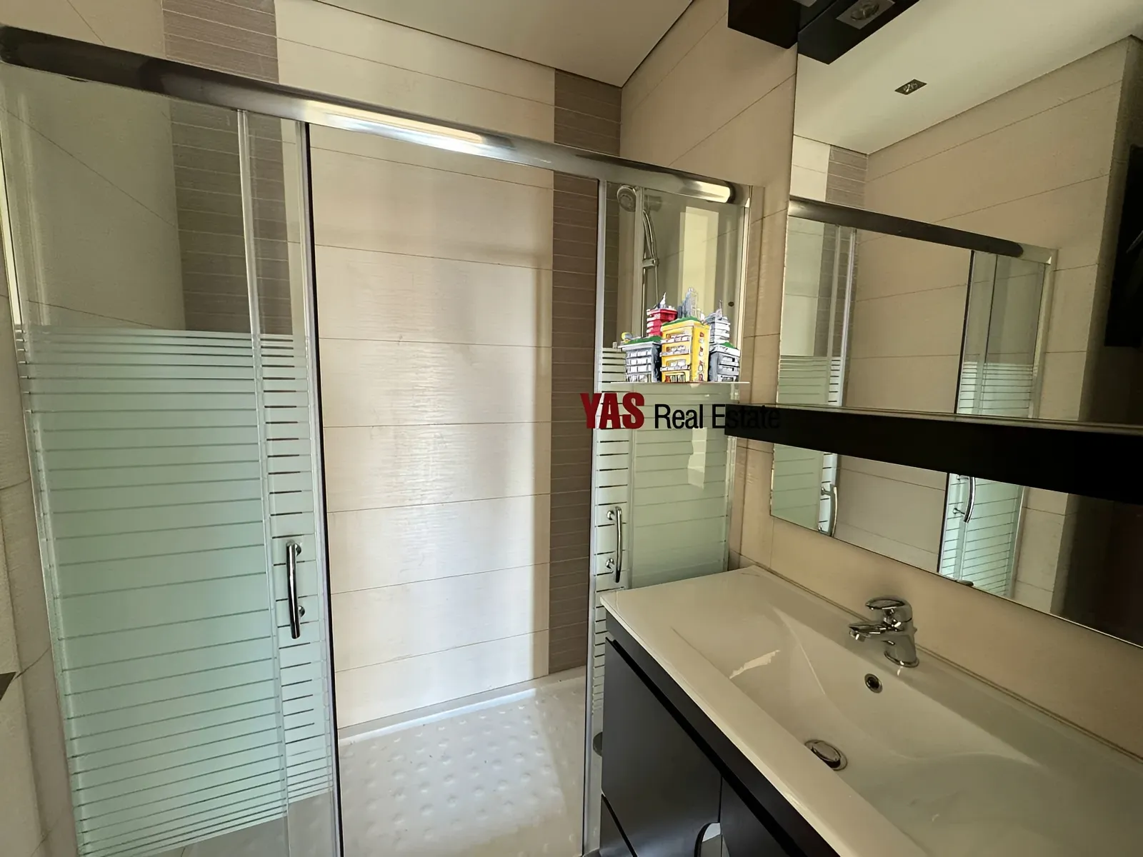 Apartment for Sale in Ballouneh - 4 bed, 5 bath