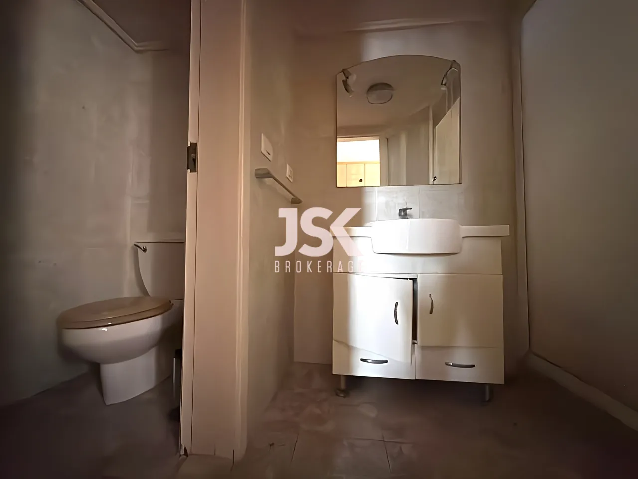 Building for Rent in Achrafieh