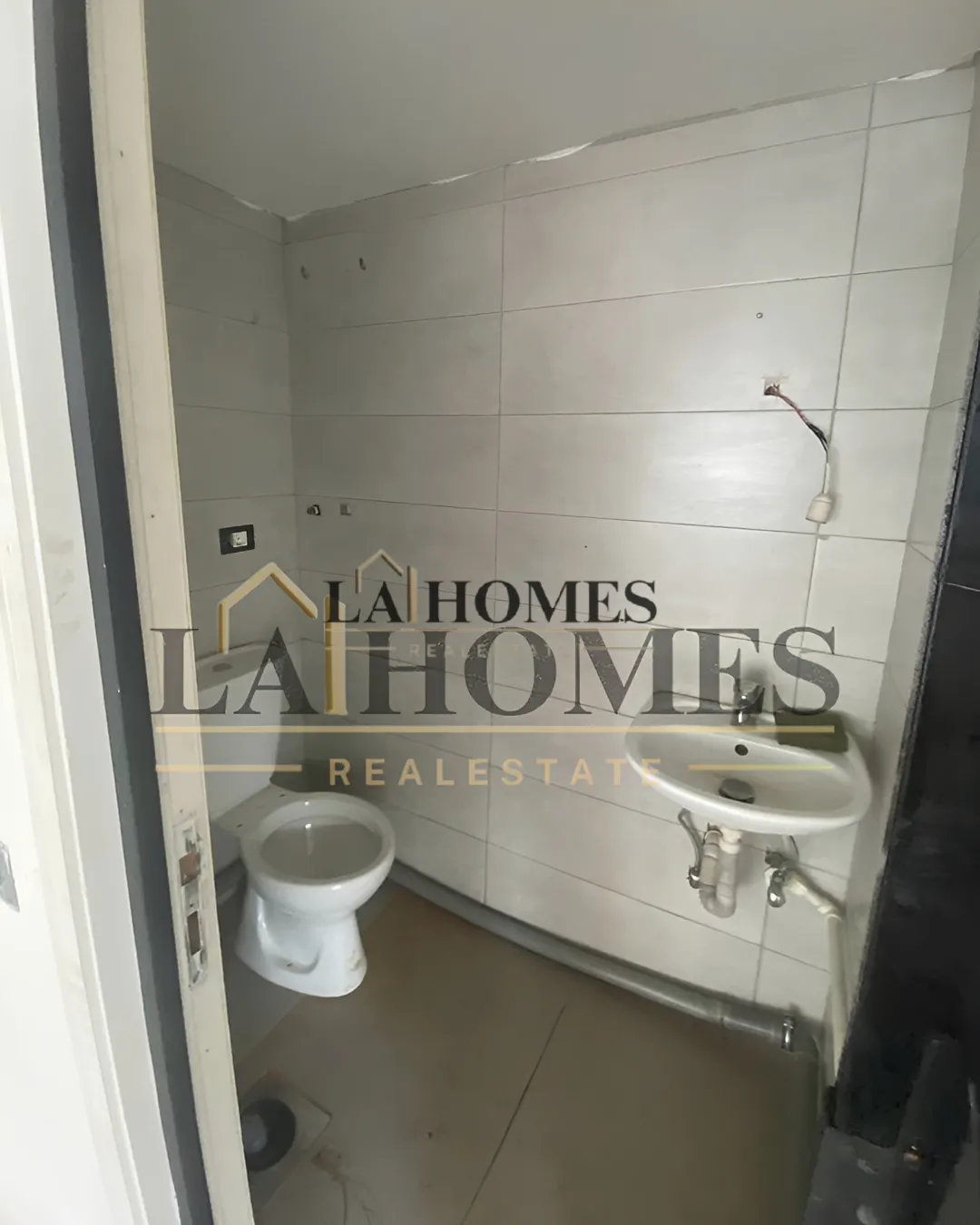 Shop for rent in Zouk Mosbeh