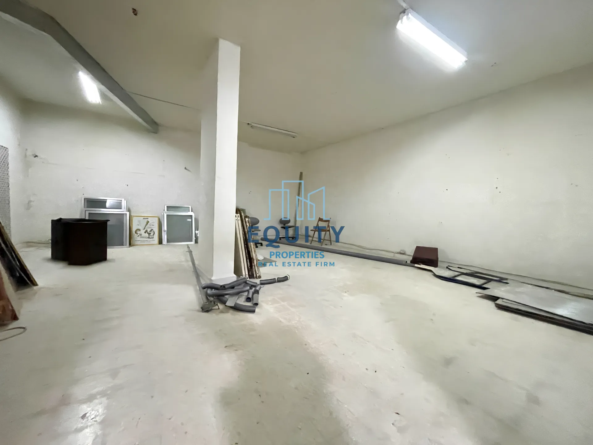 Commercial for Rent in Adonis