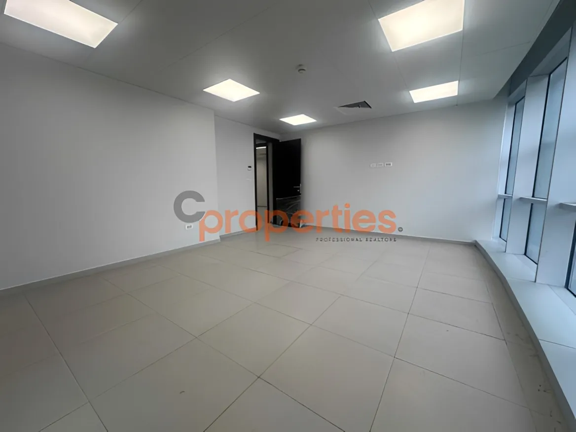 Office for rent in Ramleh Al Bayda, Beirut, Lebanon