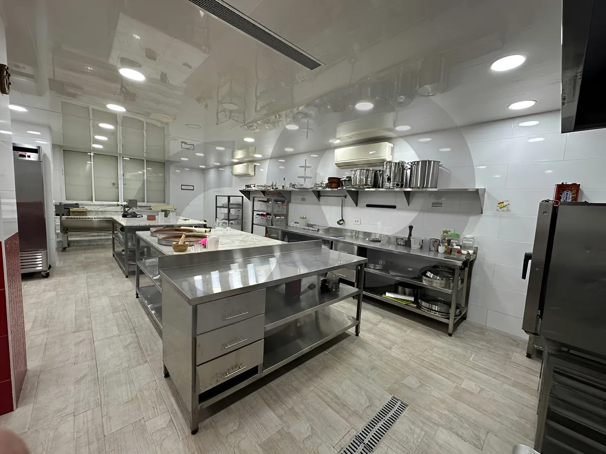 Restaurant for rent in Hadath