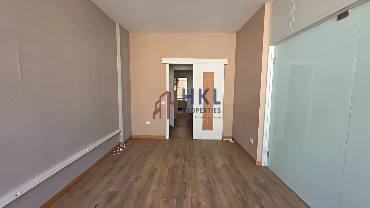 Office for rent in Badaro