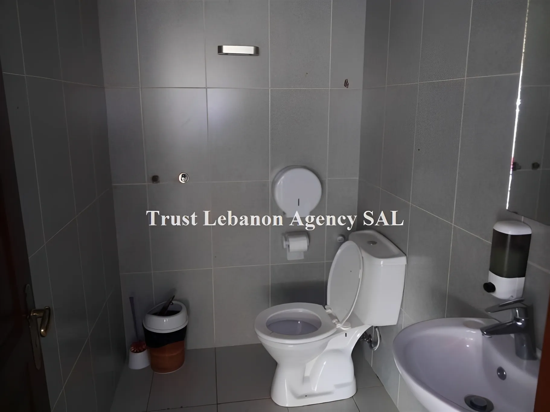 Shop for sale in Metn, Sin El Fil