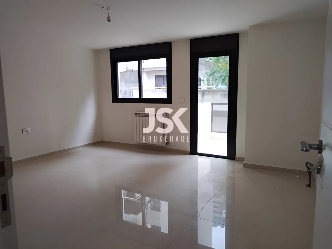 Apartment for Sale in Haret Sakher
