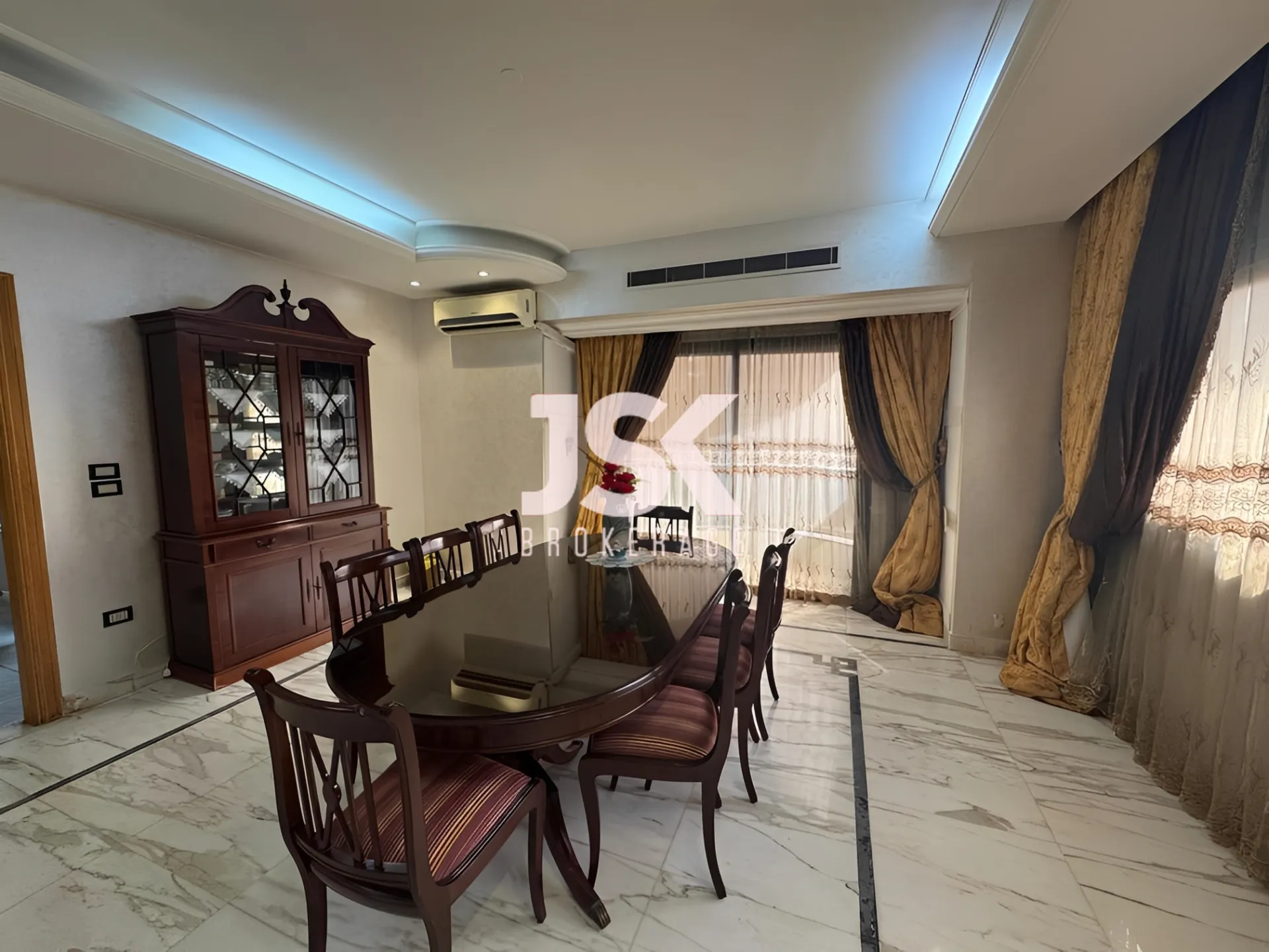 Apartment for Sale in Ramlet El Baida, Bayrut, Lebanon
