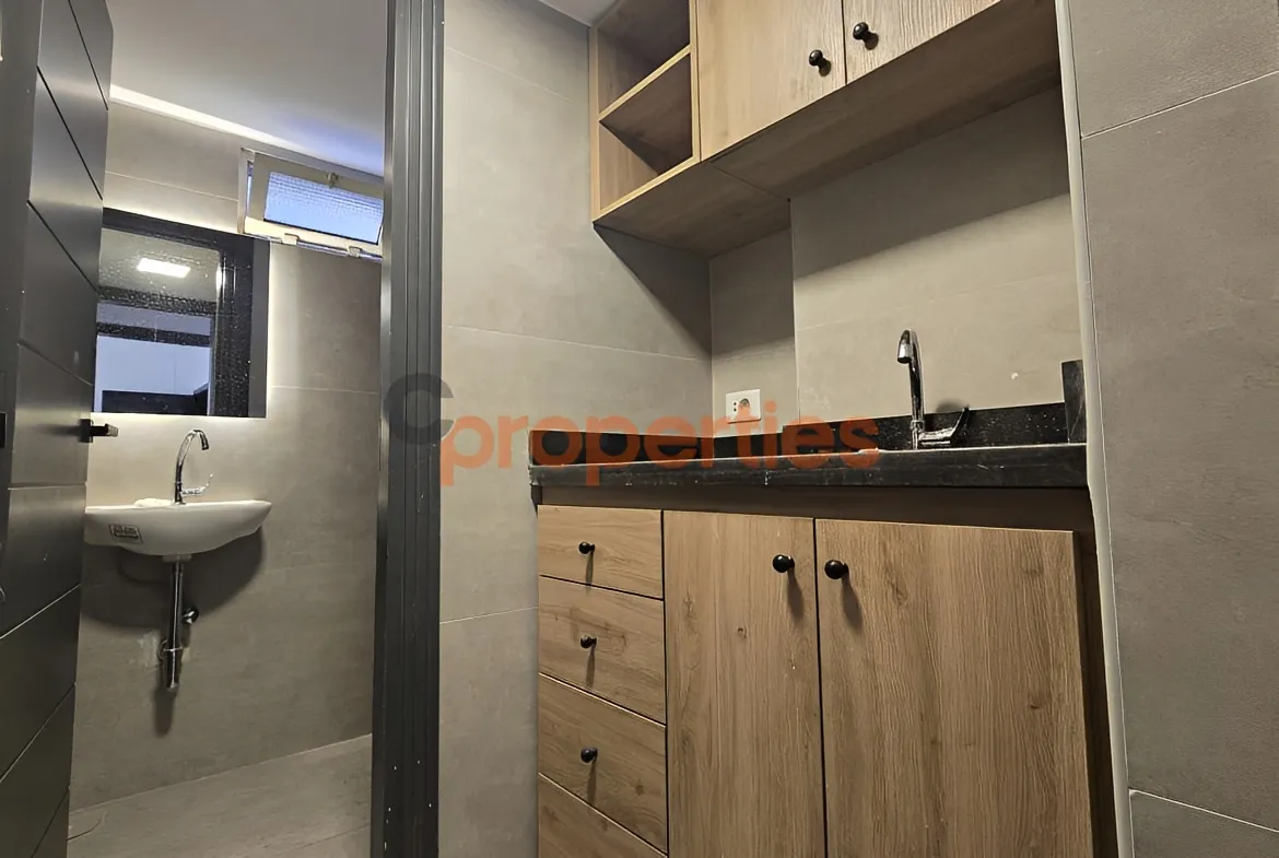 Office for rent in Badaro