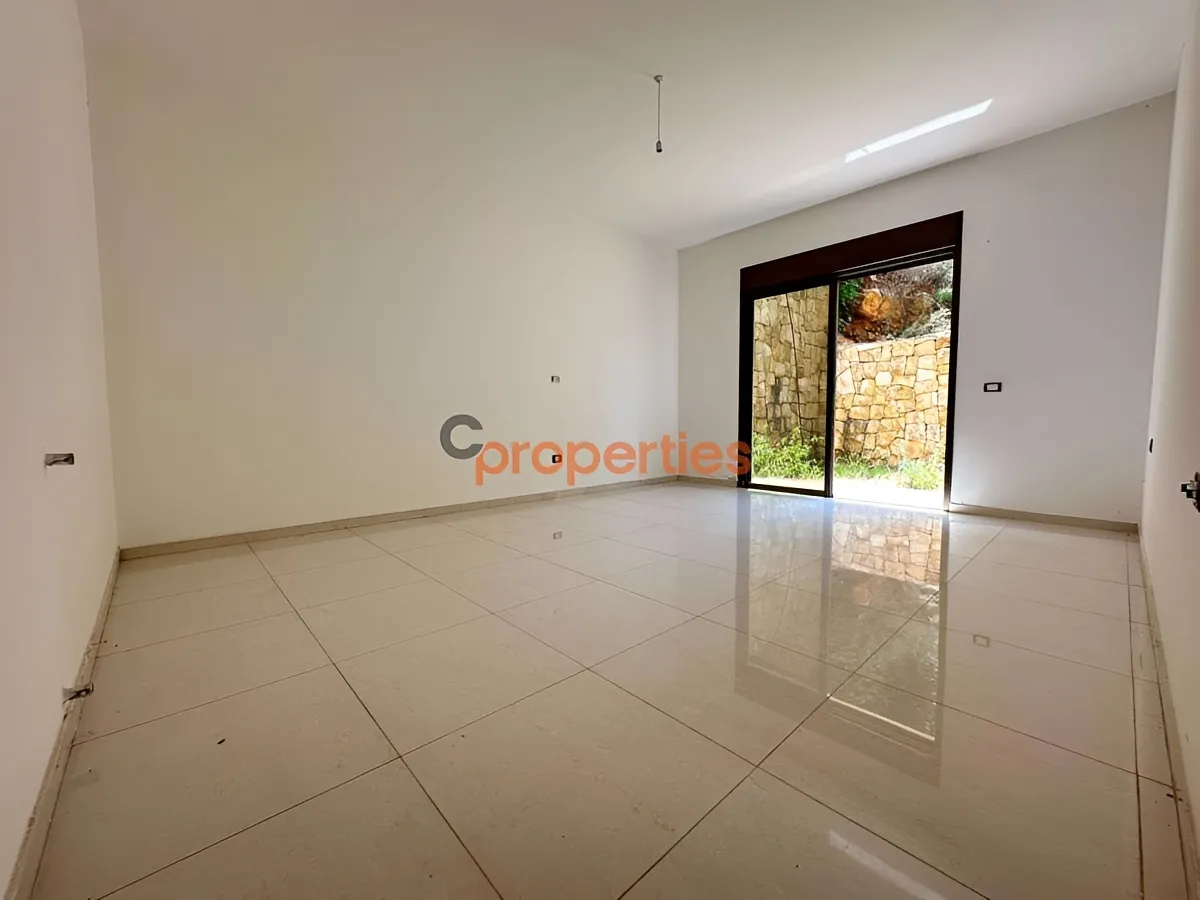 Apartment for Sale in Mtaileb