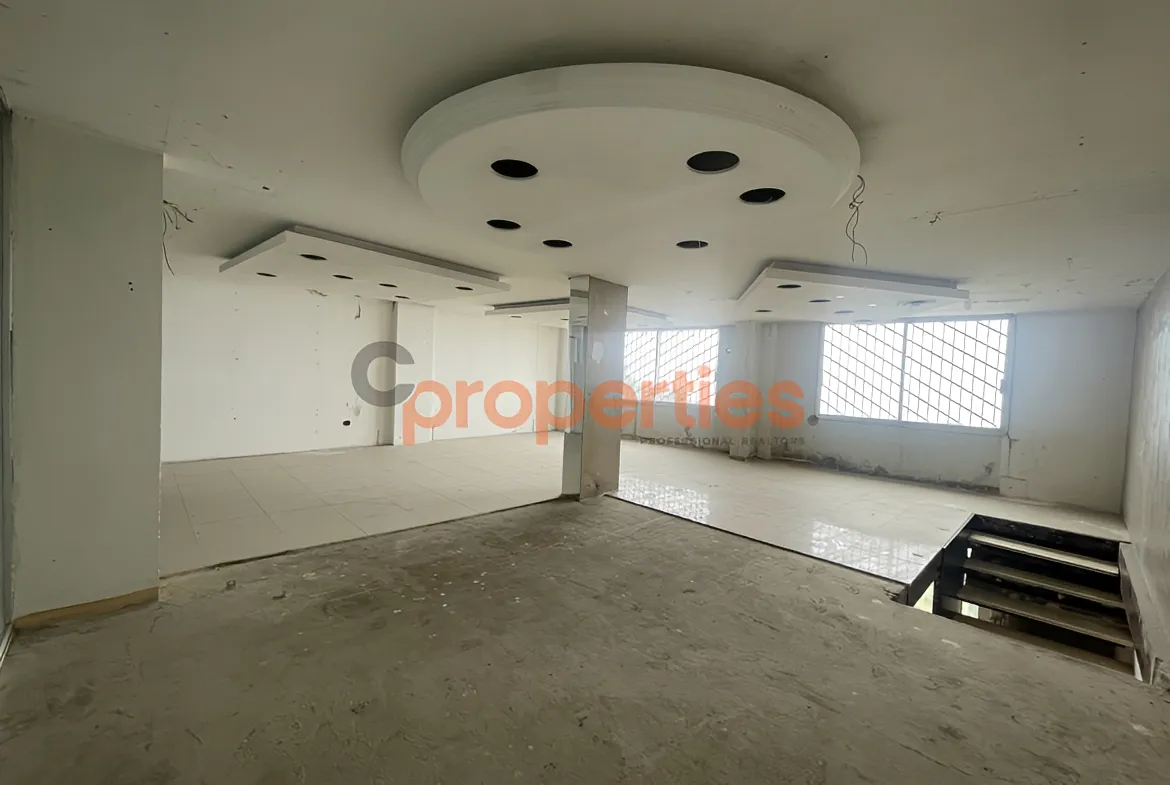 Showroom for Rent in Rayfoun