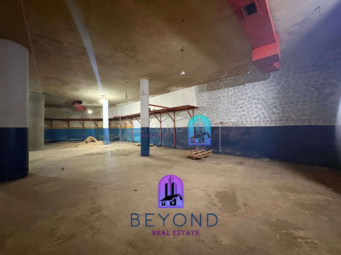 Warehouse for sale in Aicha Bakkar, Bayrut, Lebanon