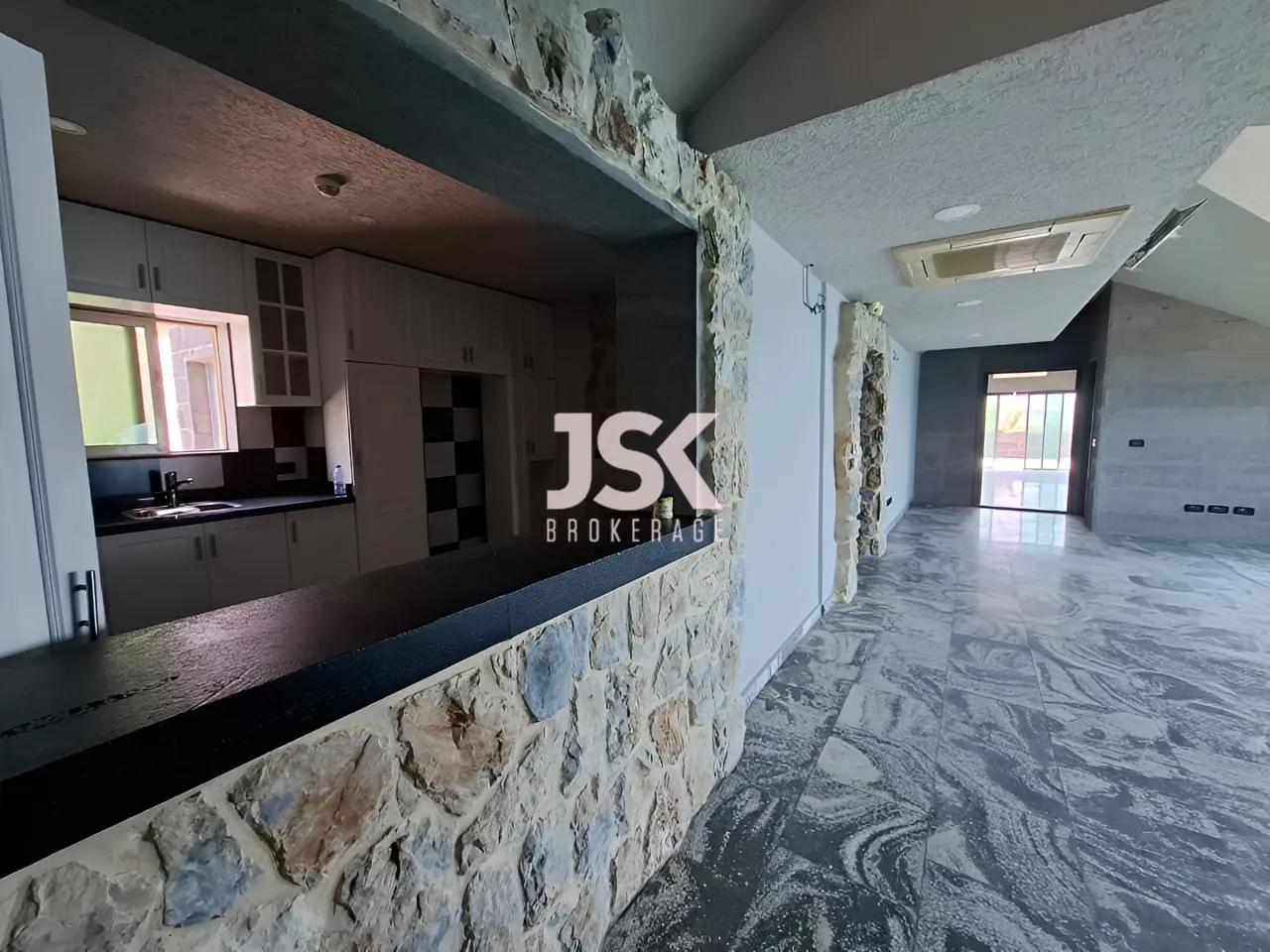 Restaurant for Sale in Halat