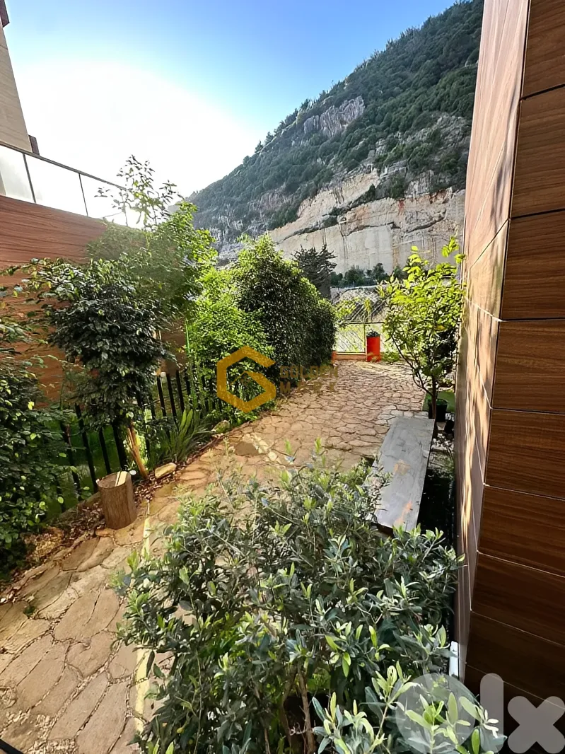 Apartment for Sale in Adma w Dafnah - 5 bed, 4 bath
