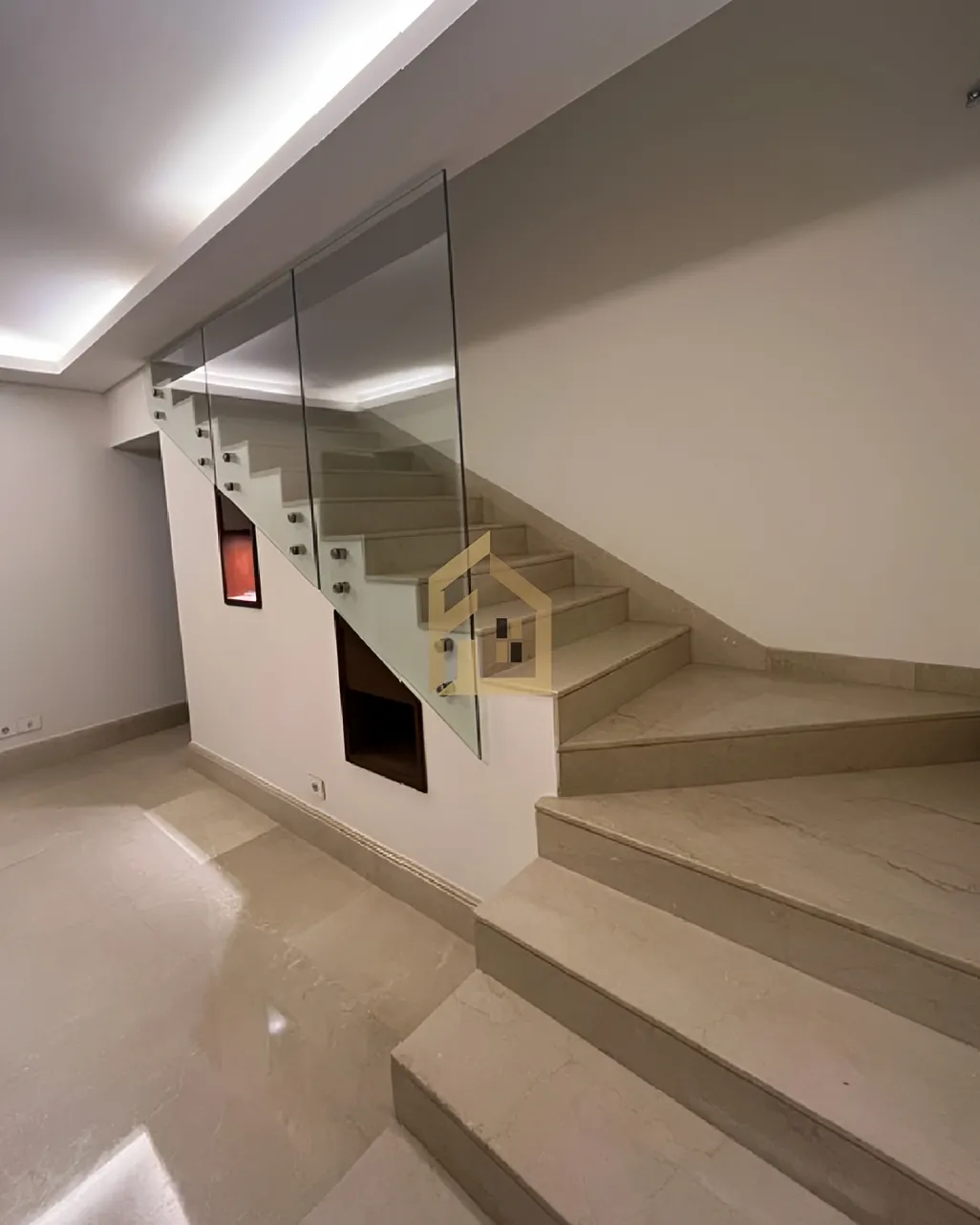 Duplex for rent in Ballouneh, Lebanon