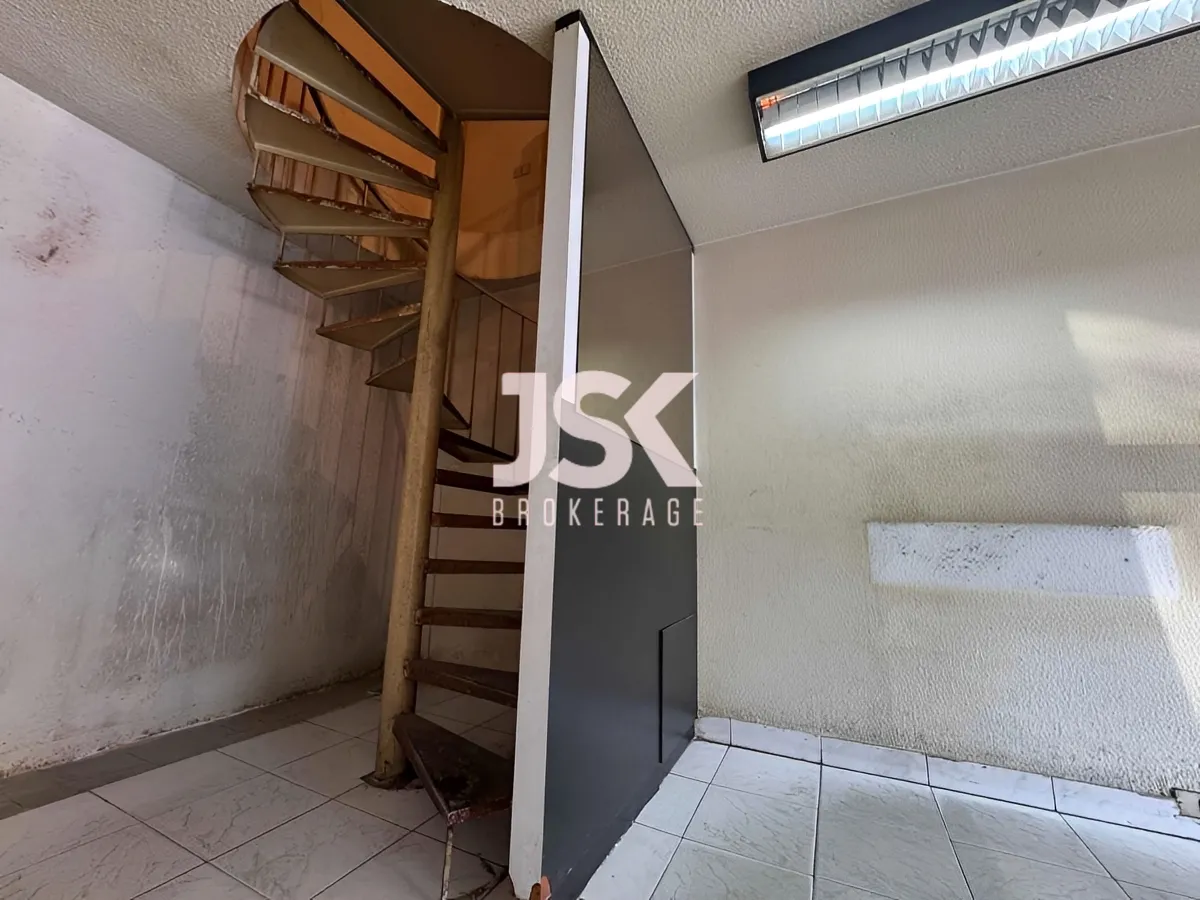 Shop for rent in Antelias