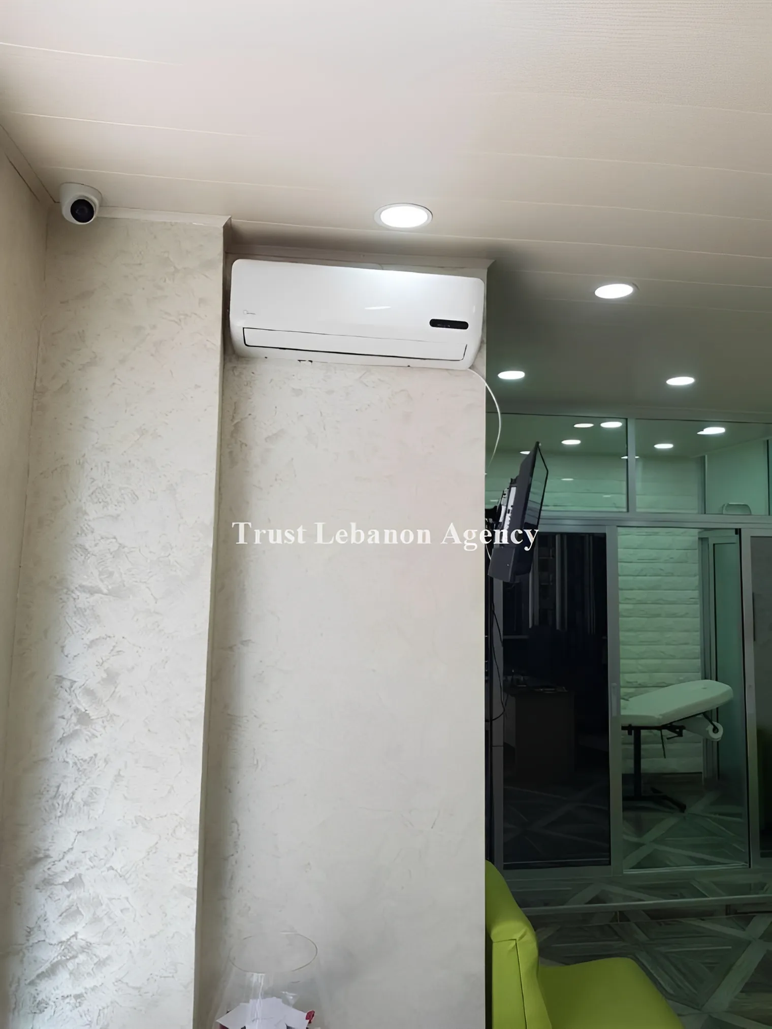 Shop for rent in Baabda, Ain Al Remmeneh