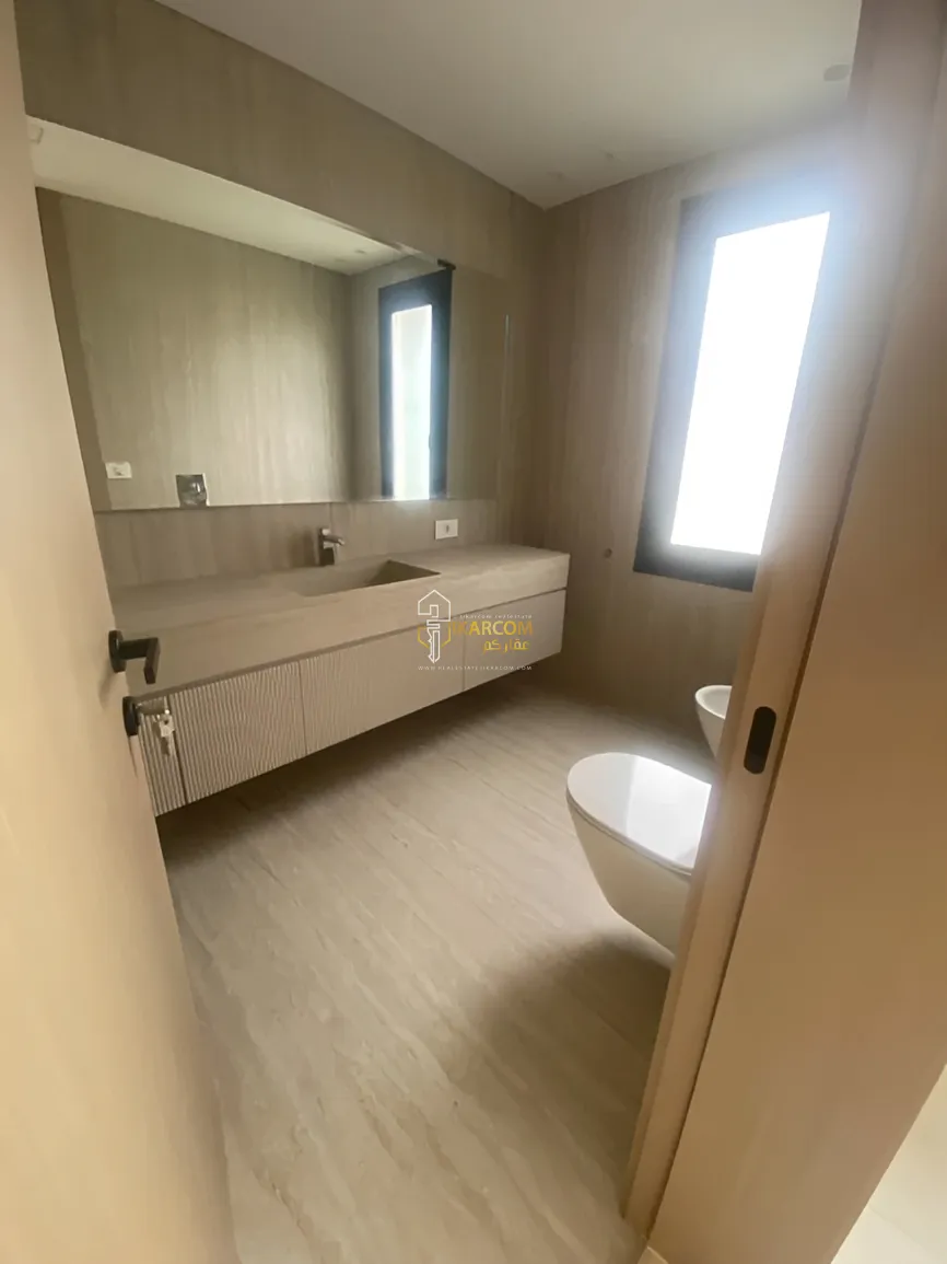 Apartment for sale in Ramlet El Baida, Bayrut, Lebanon