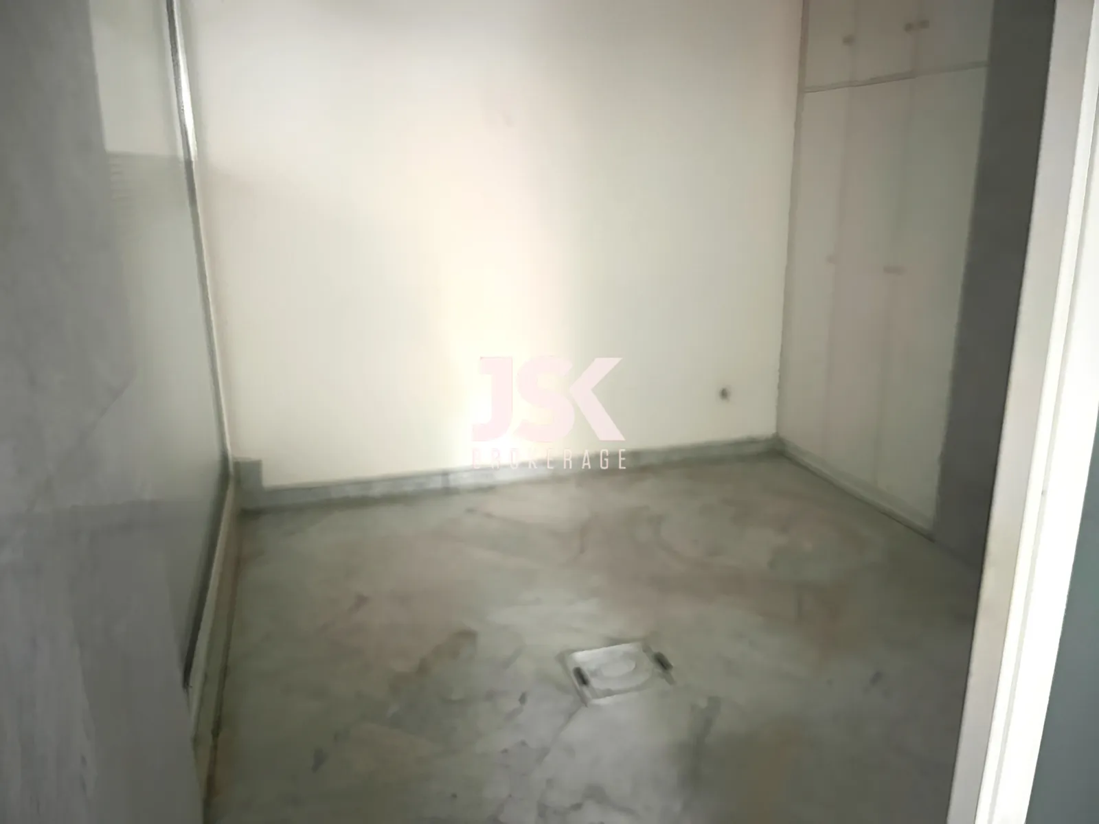 Shop for Rent in Ras