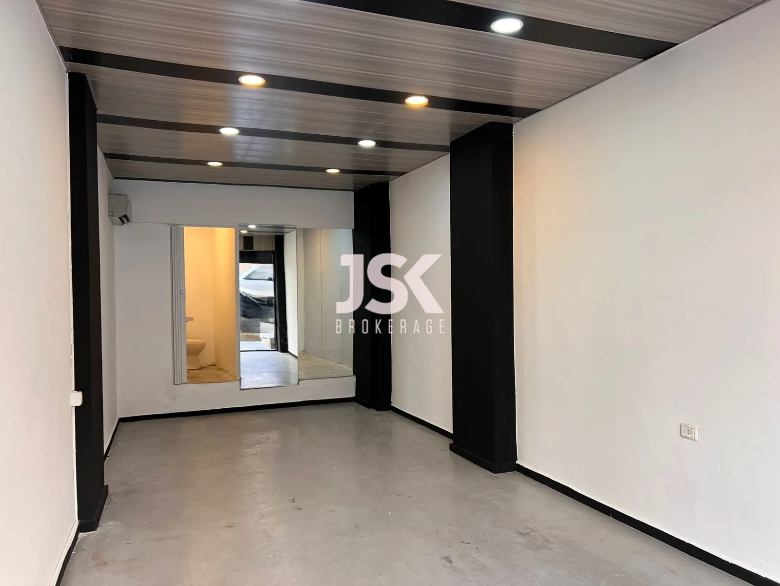 Office for Rent in Achrafieh