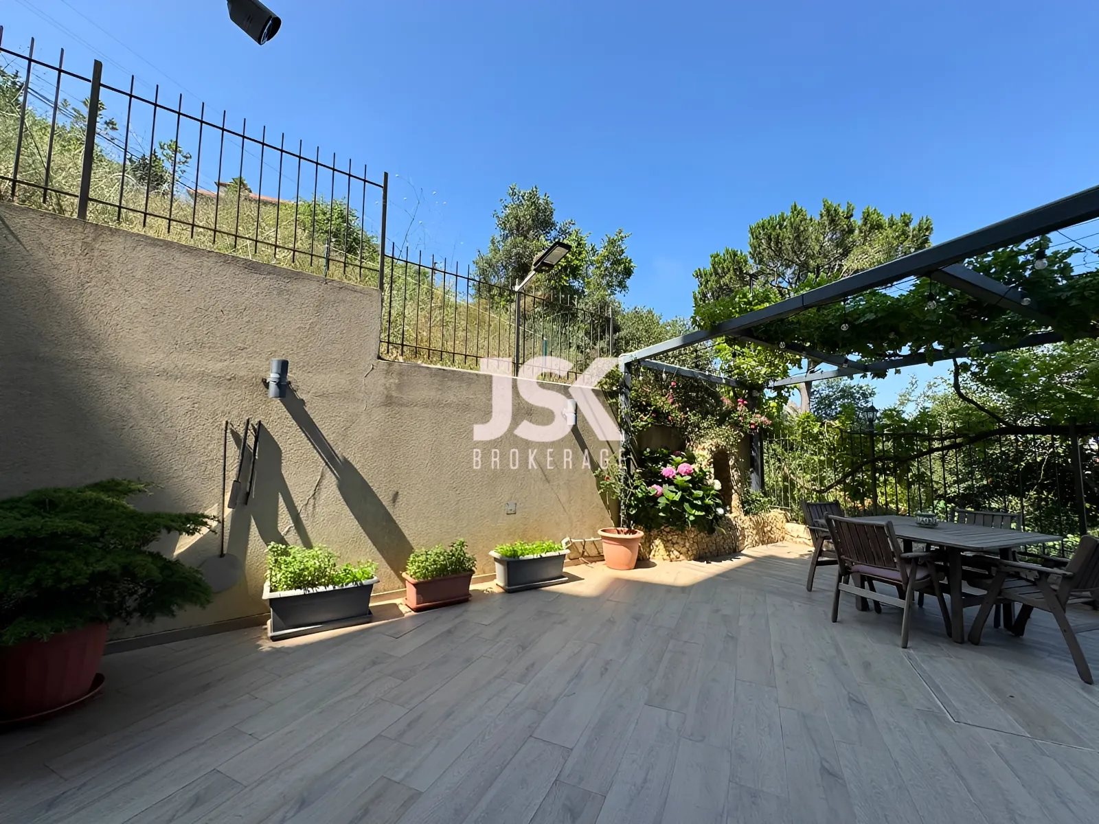 Apartment for Sale in Beit Meri - 3 bed