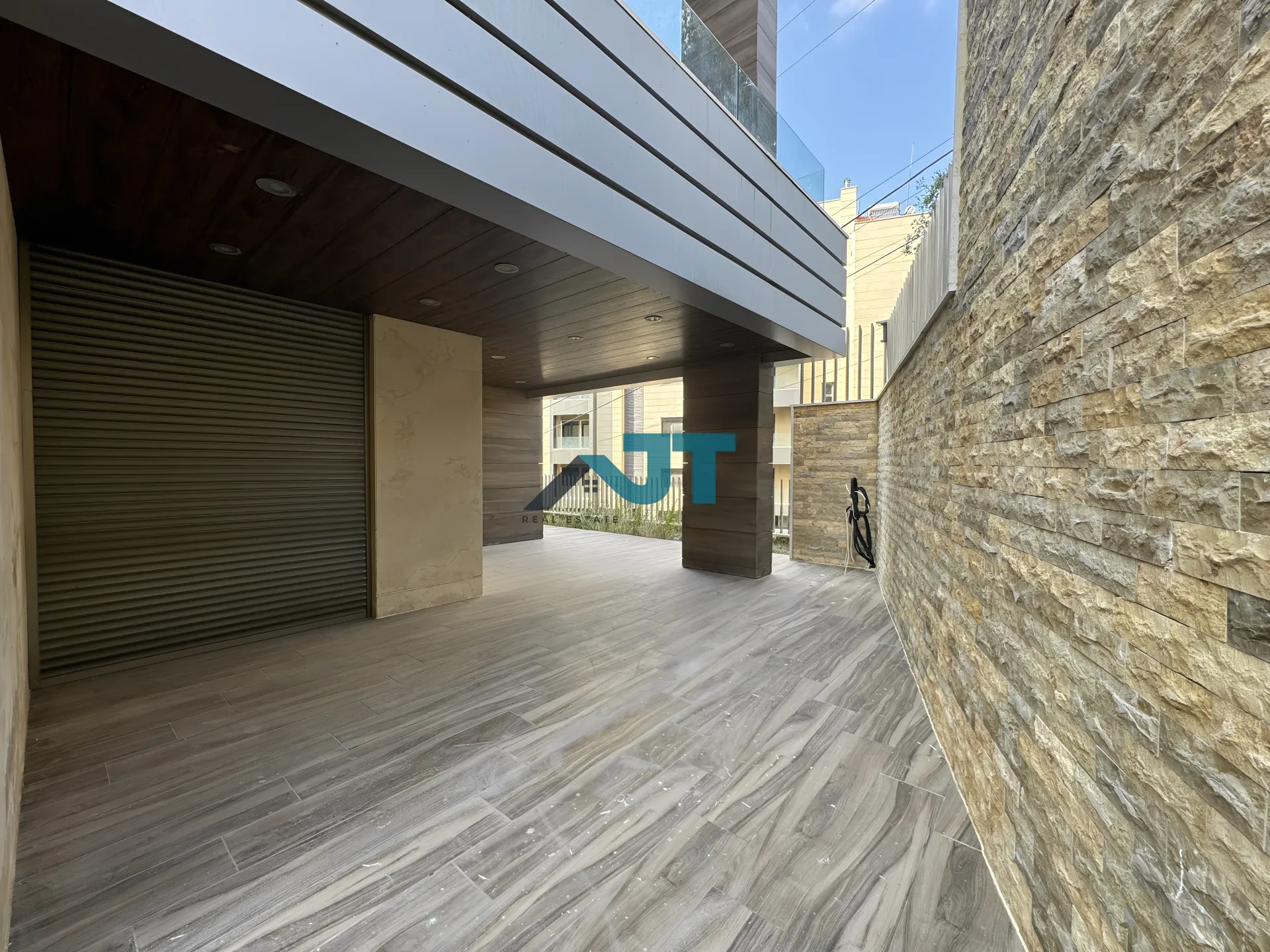 Apartment for Sale in Ain Aar