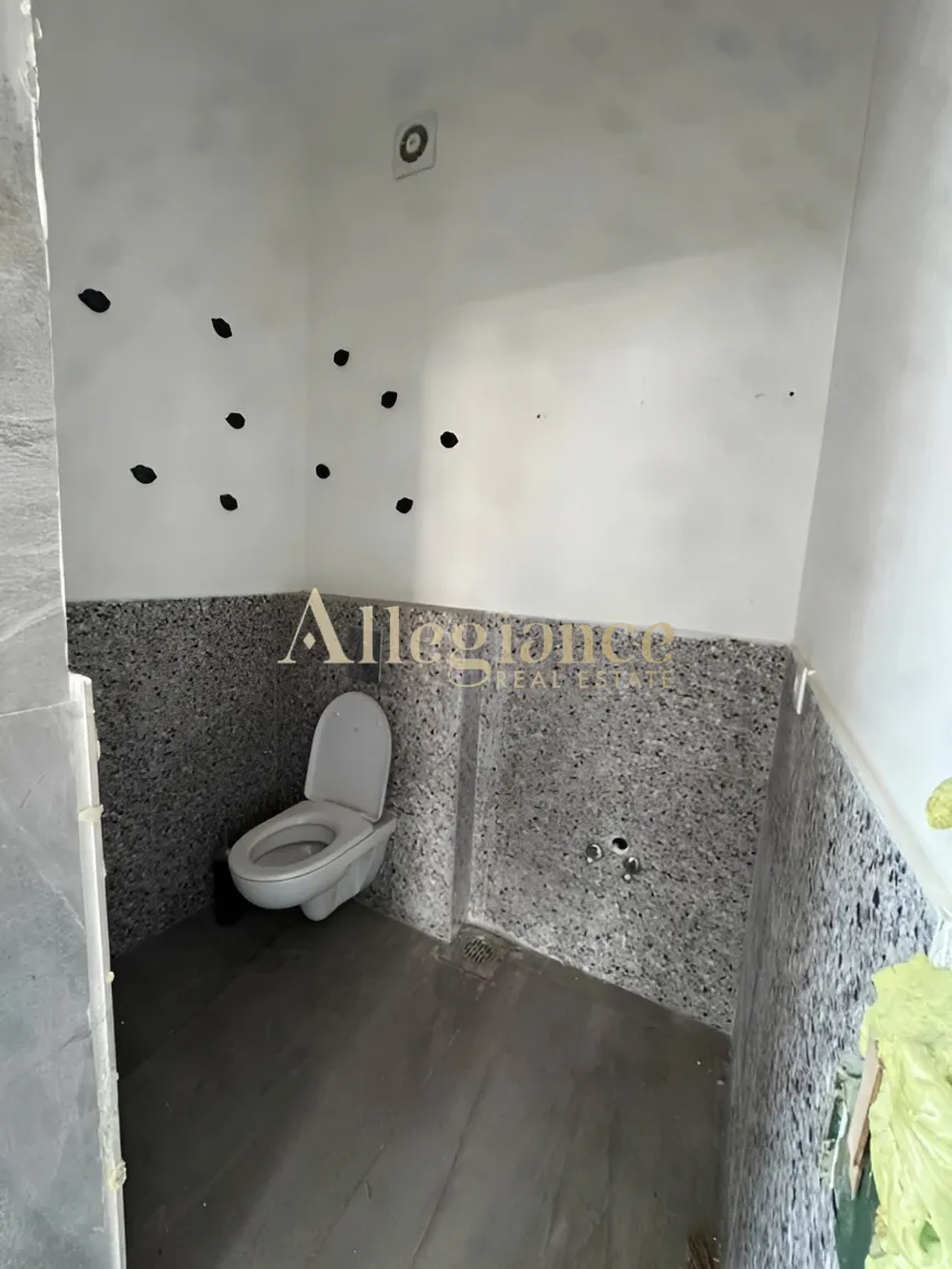 Office for rent in Zalqa