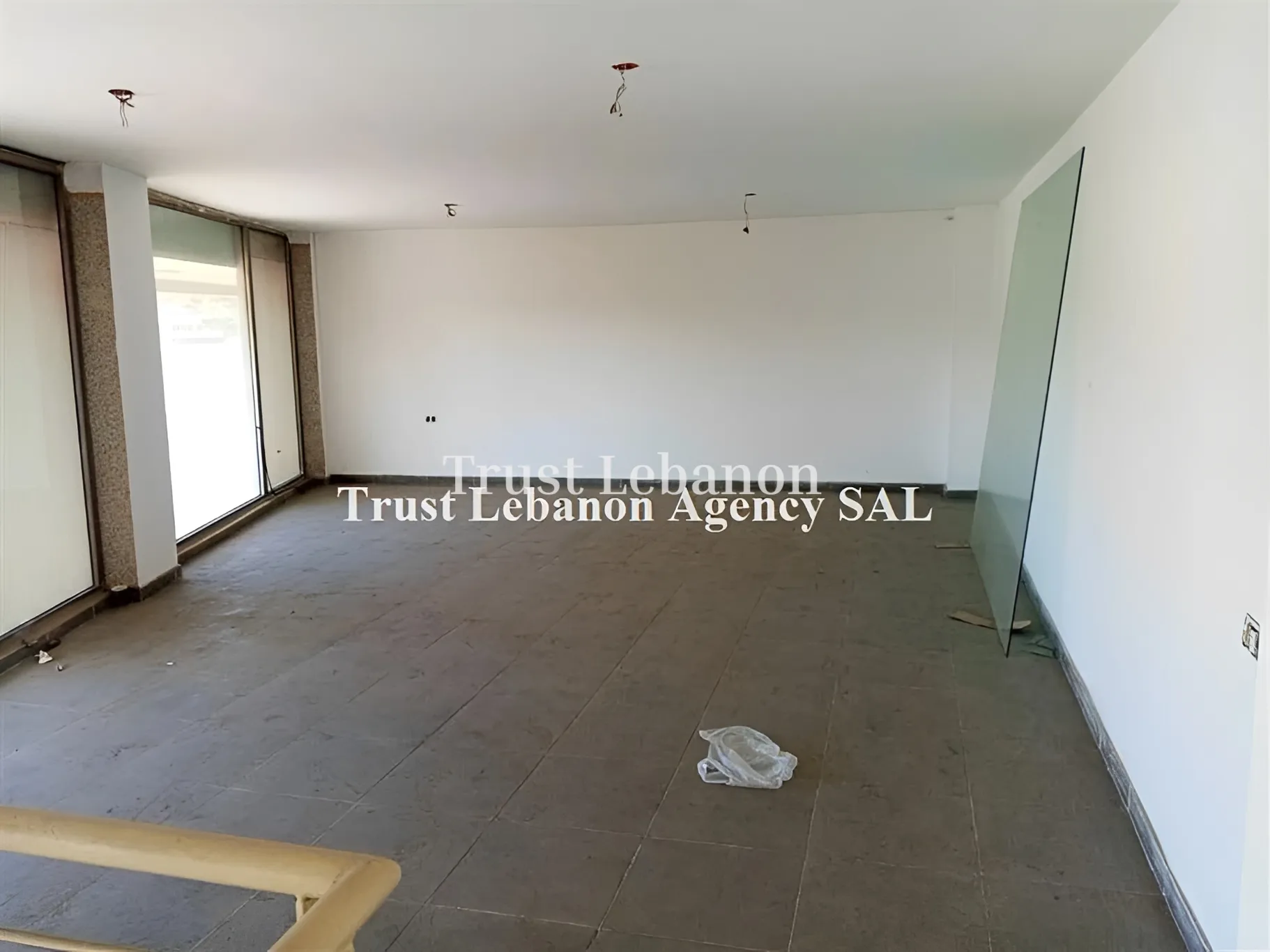 Showroom for rent in Hazmieh, Lebanon