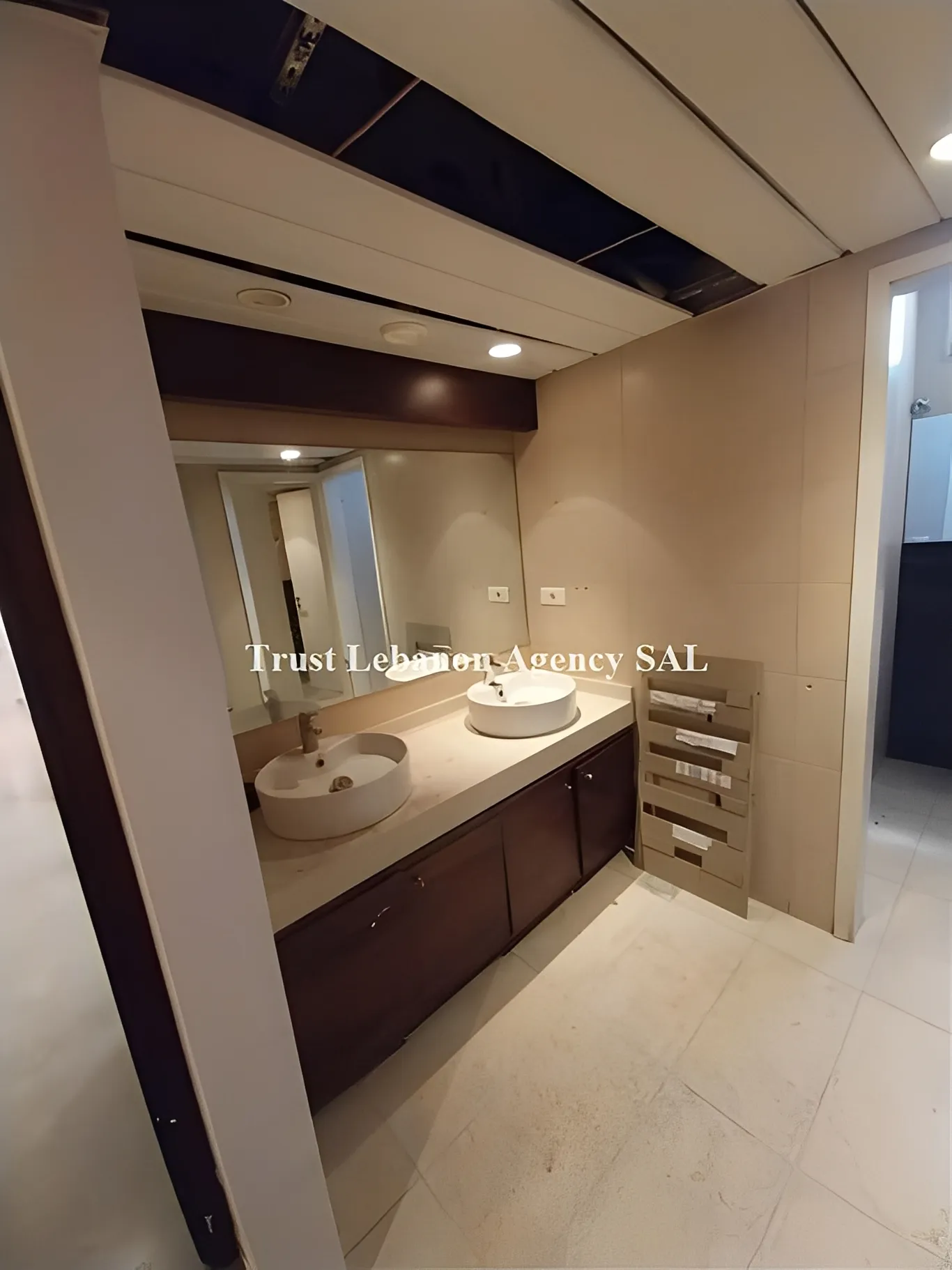 Office for rent in Baabda, Furn Al Chebak