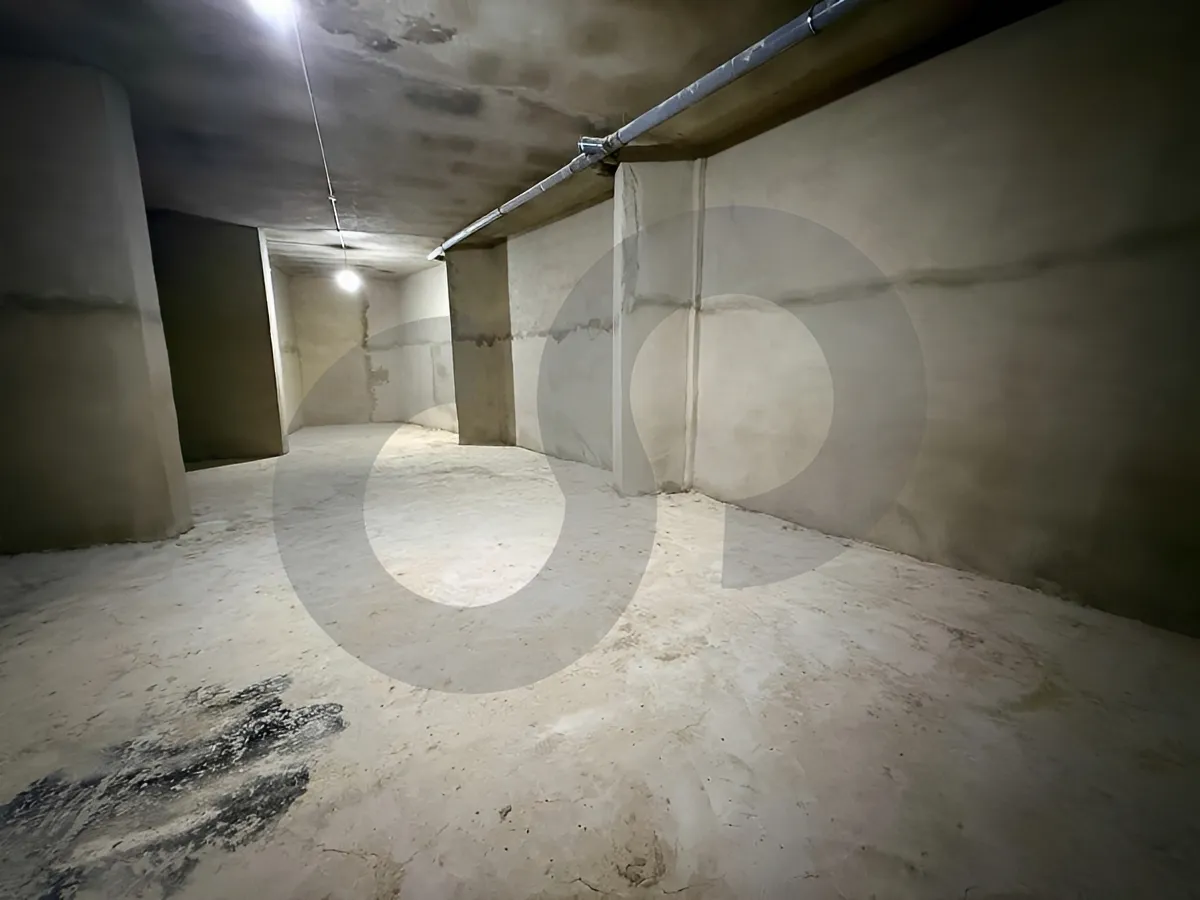 Warehouse for sale in Baabda