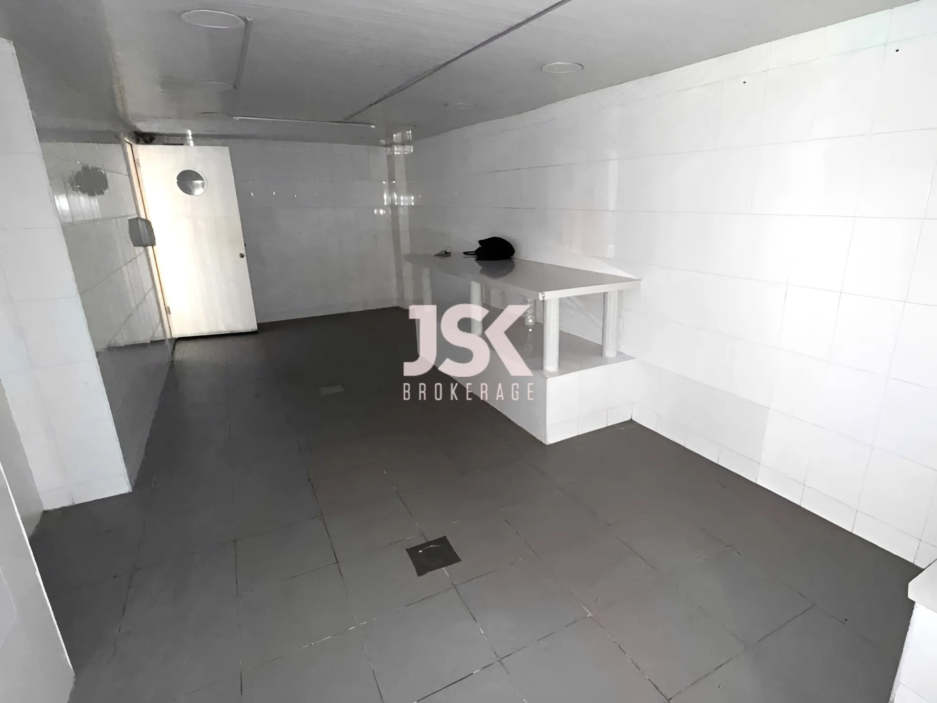 Office for Rent in Ras